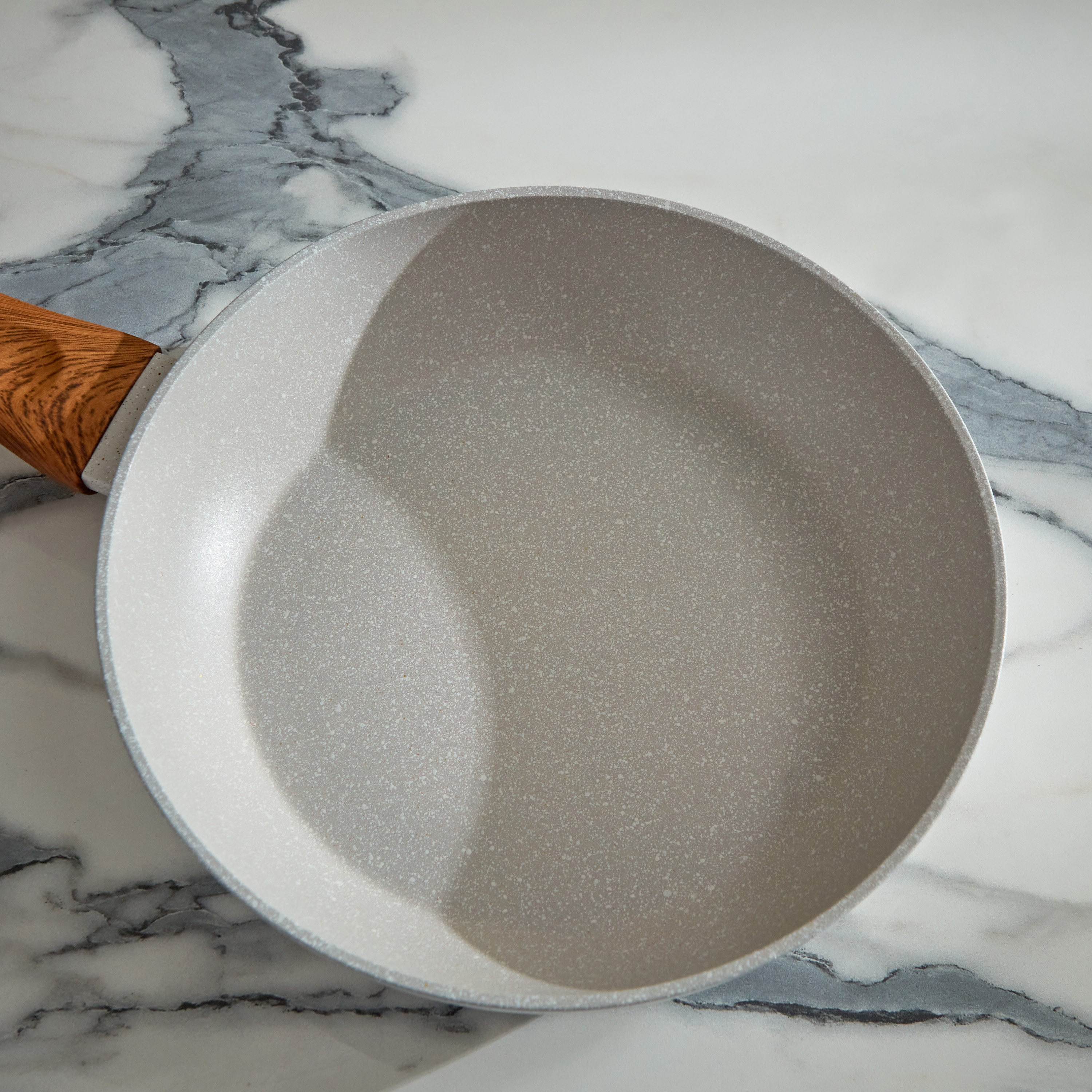 La Natura Forged Frying Pan with Induction - 24 cm-hbxhomeware-hbxkitchen-image-2