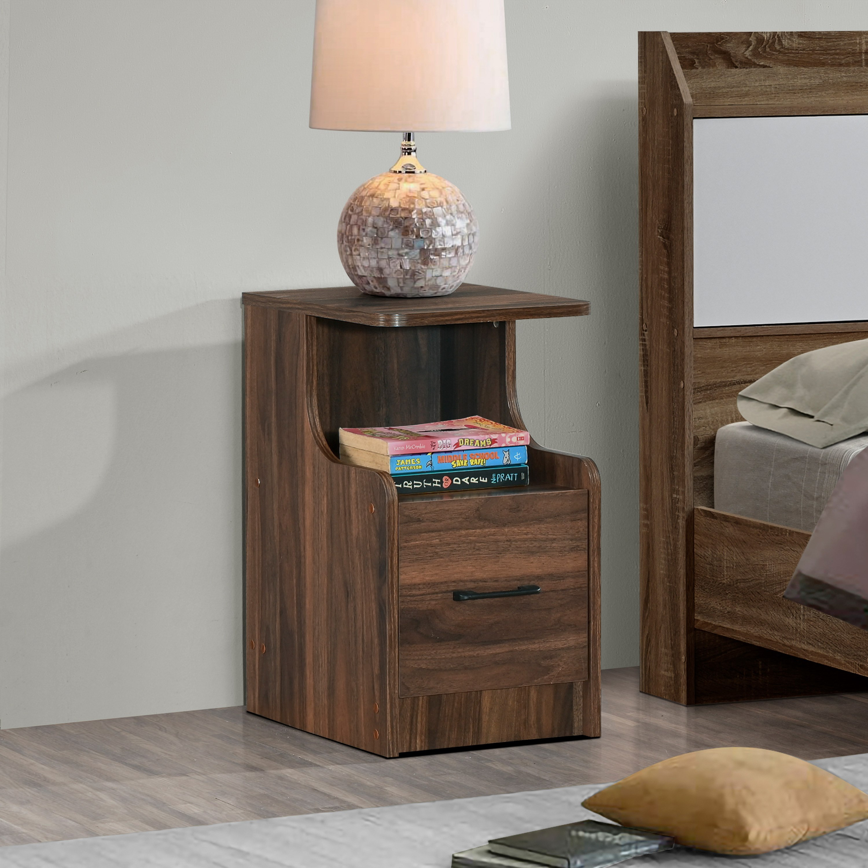 طاولة سرير جانبية - كومباكتو من موڤو-PROMO_HB_UAE_HBX10_250526-image-1