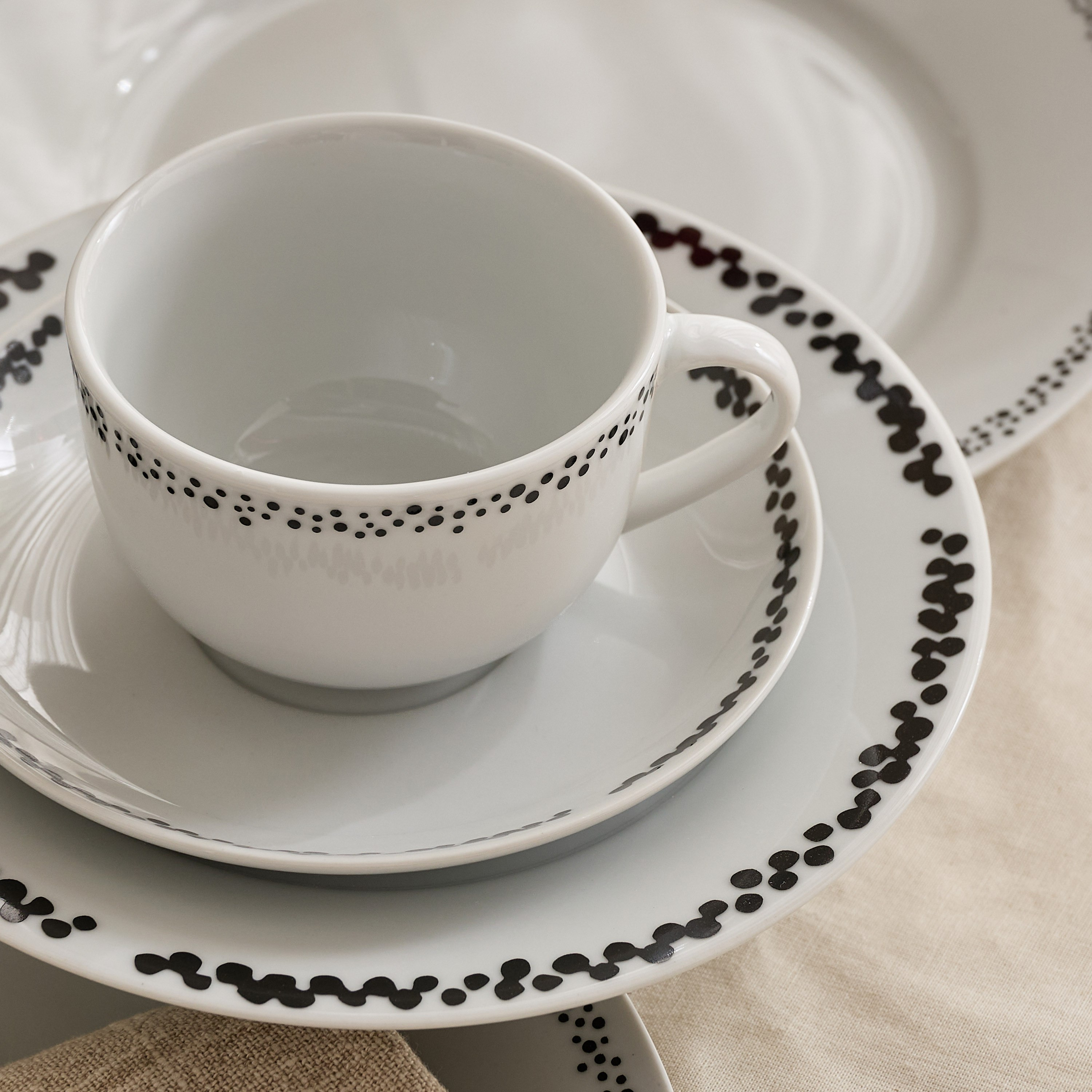 Atlanta 20-Piece Dinner Set - Serves 4-hbxdiningroom-tabletop-dinnersets-image-3