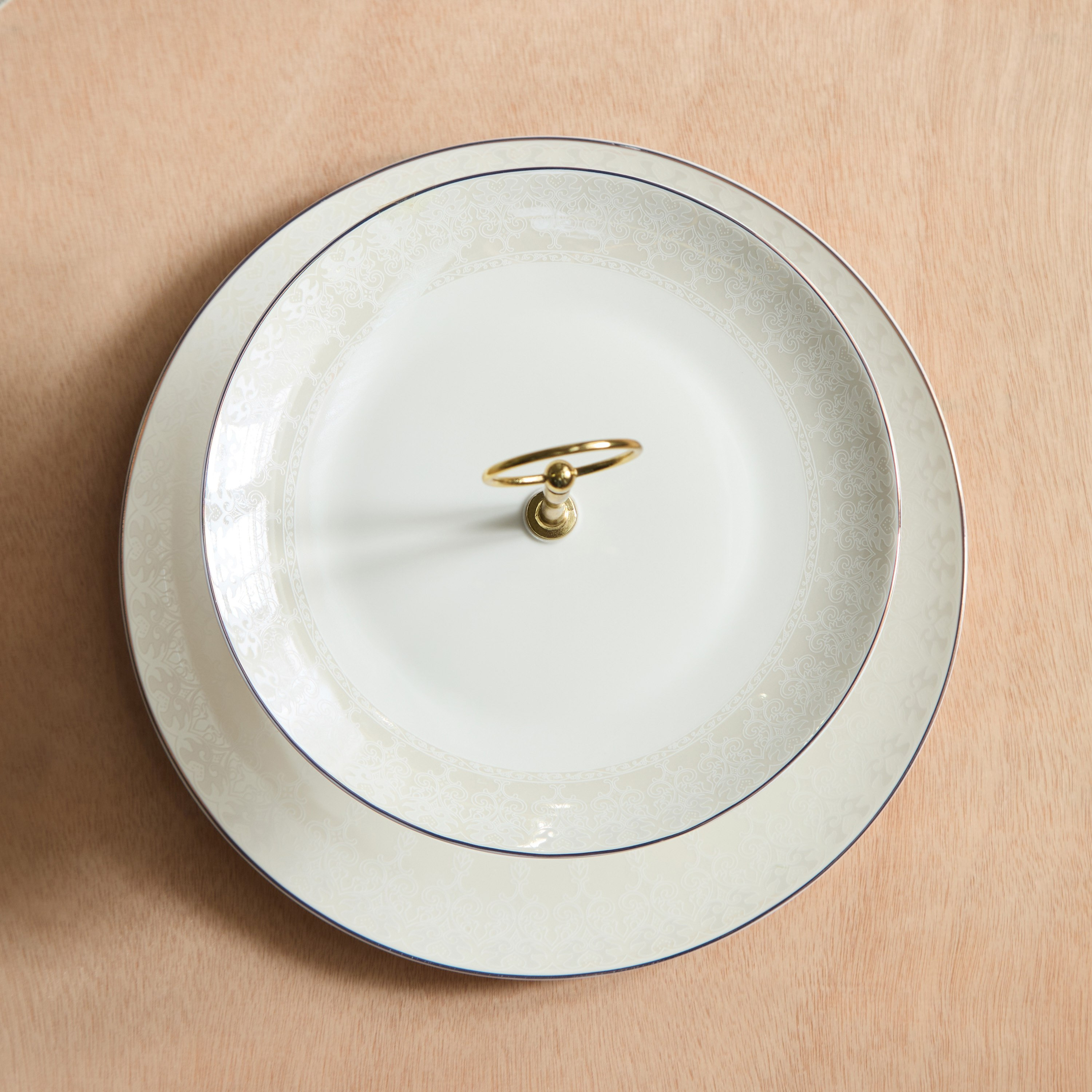 حامل بطابقين من ساندرا-hbxdecorandfurnishings-tabletop-crockery-image-2
