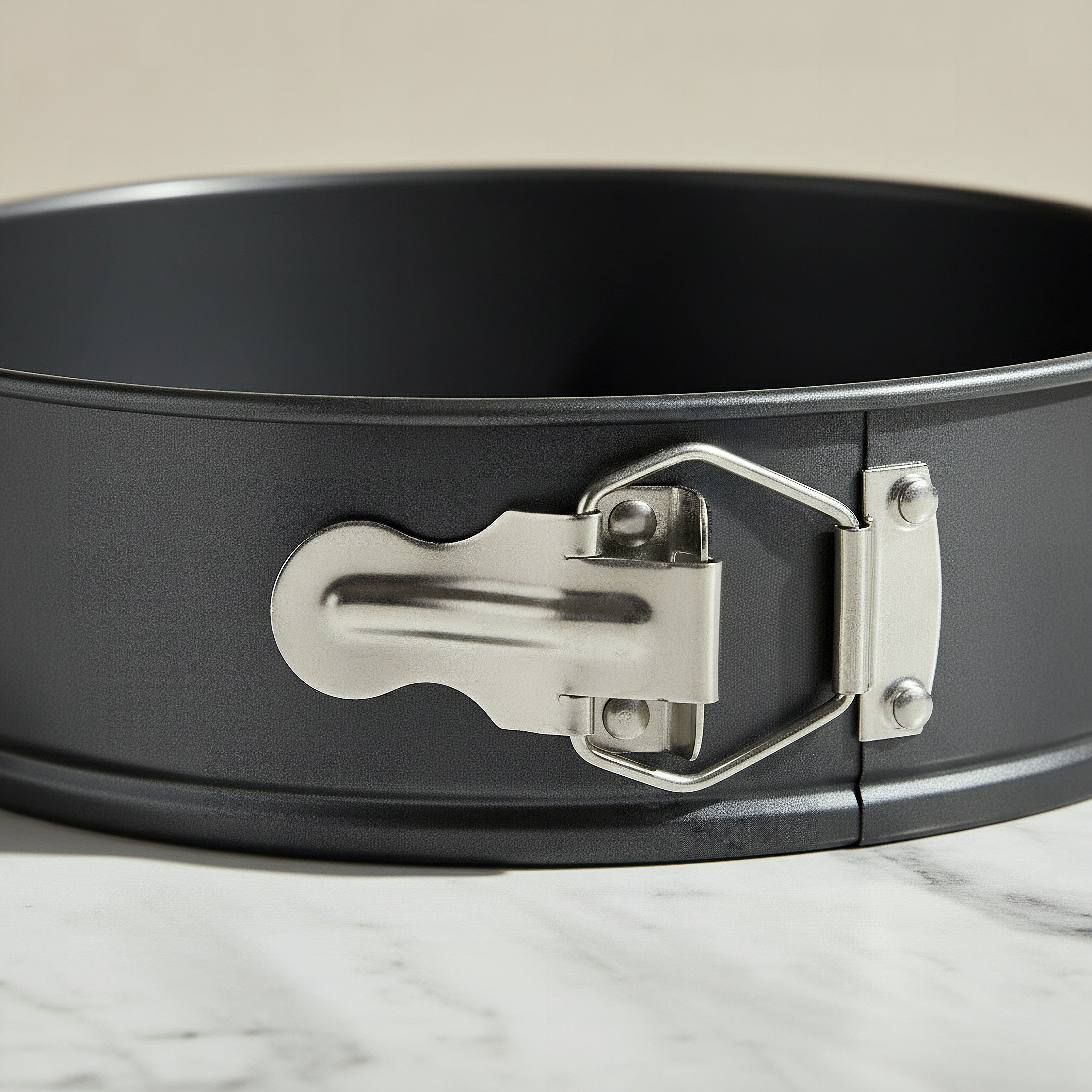 BakeOlogy Spring Form - 24 cm-hbxkitchen-bakeware-image-2