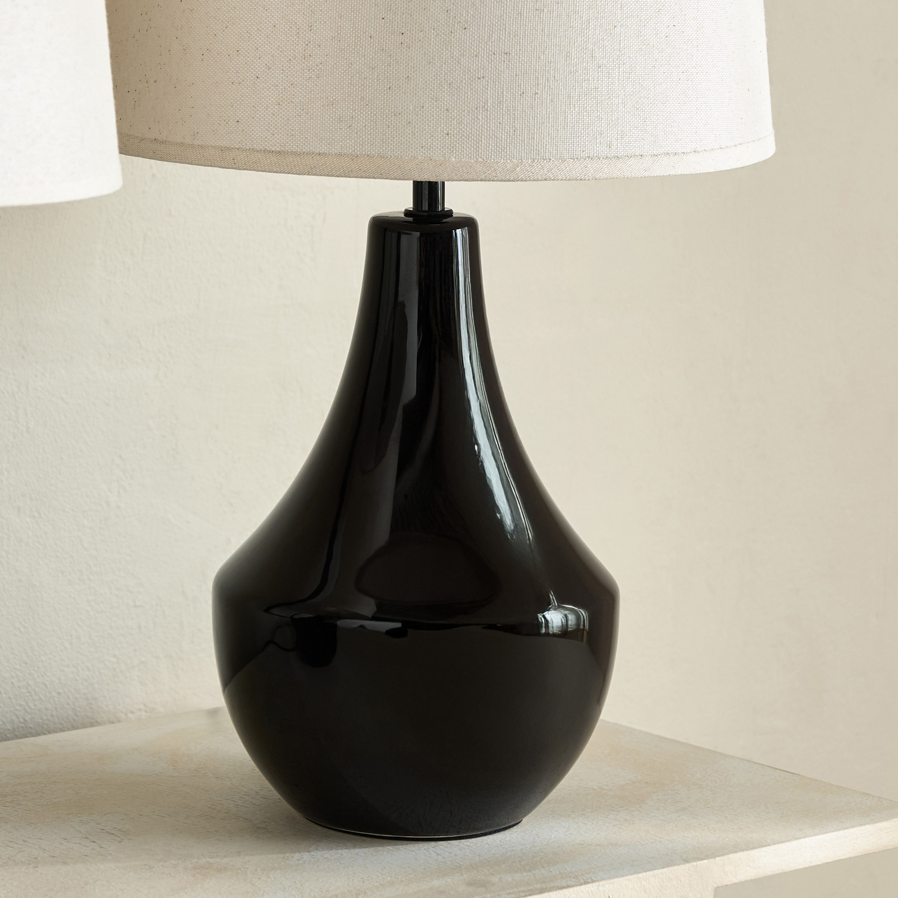 طقم مصباح طاولة سيراميك قطعتين من كايان – 28×28×50 سم-hbxlivingroom-lighting-tablelamps-image-9
