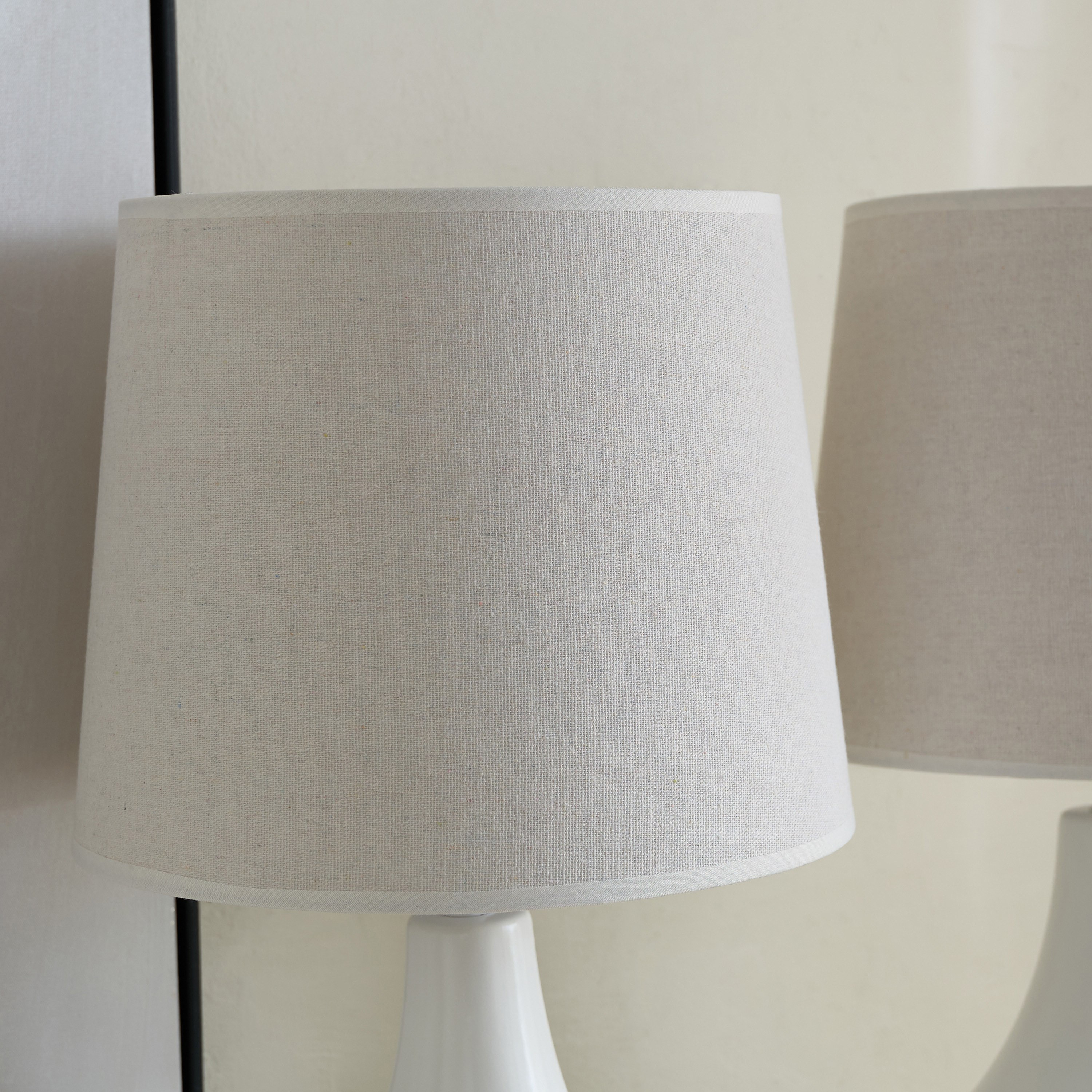 طقم مصباح طاولة سيراميك قطعتين من كايان – 28×28×50 سم-hbxlivingroom-lighting-tablelamps-image-7