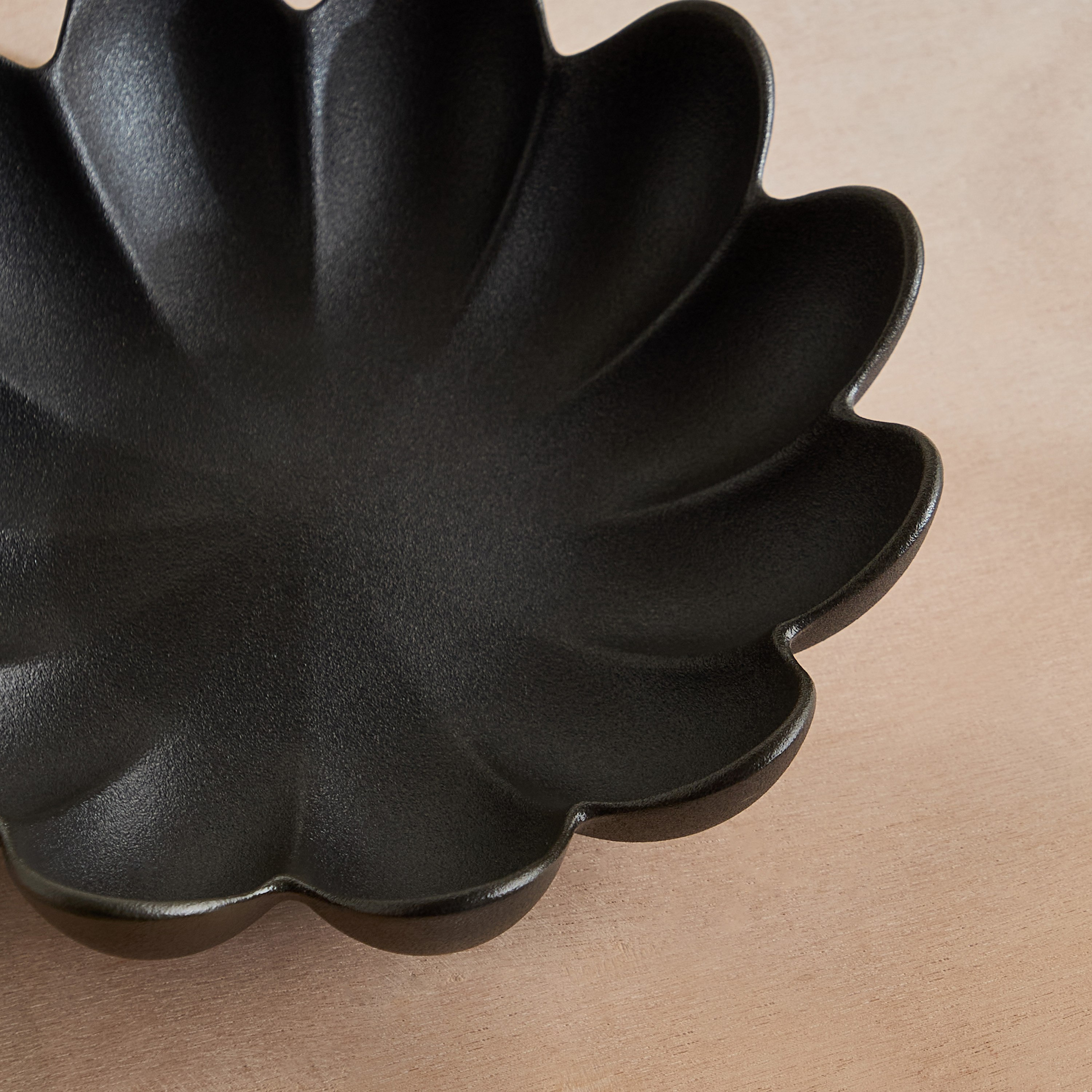 Alora Monochrome Decorative Bowl - 25.5x25.5x7 cm-hbxdecorandfurnishings-homeaccessories-bowls-image-7