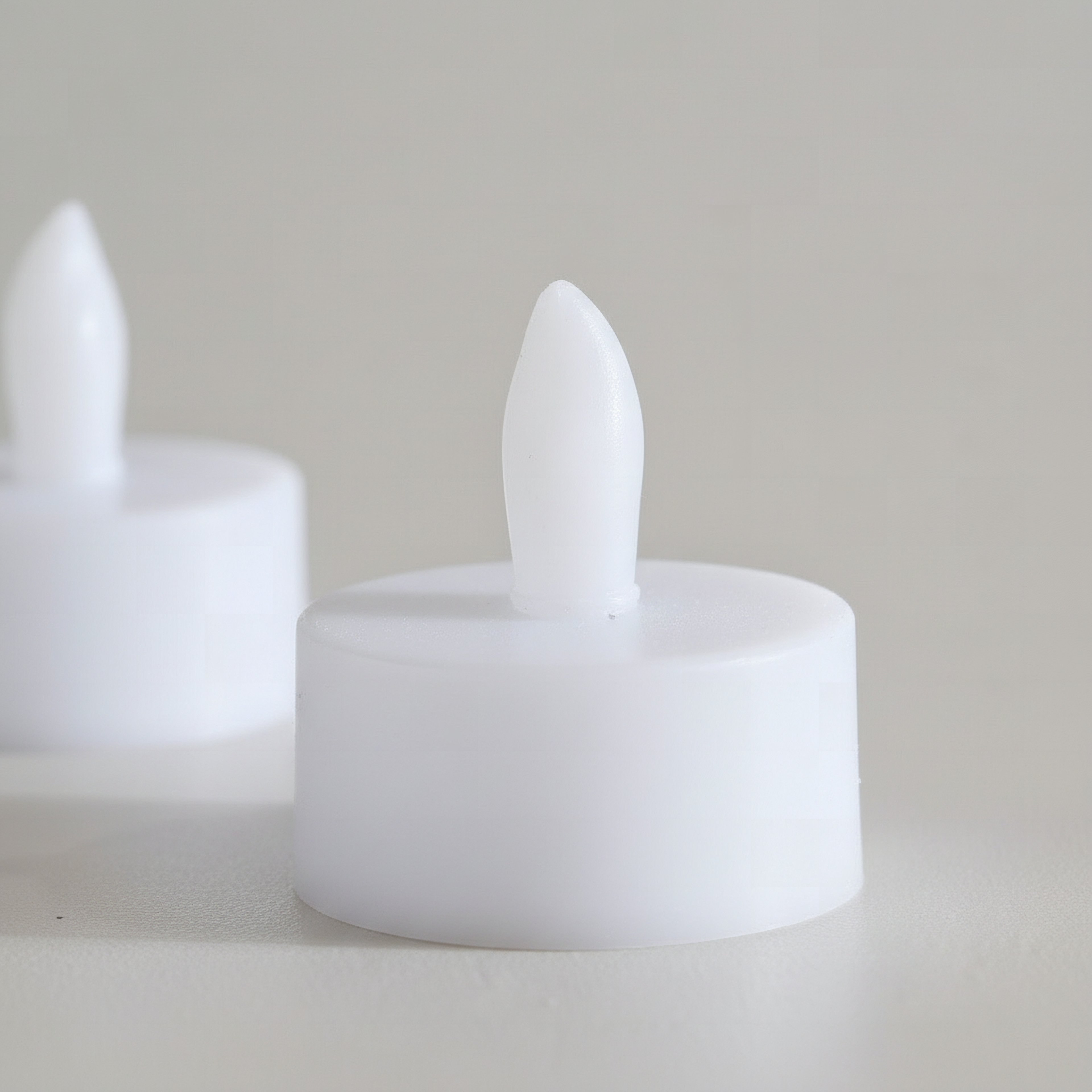 شموع صغيرة ليد بدون لهب 6 قطع من لونا-hbxlivingroom-decorandaccessories-candles-image-4