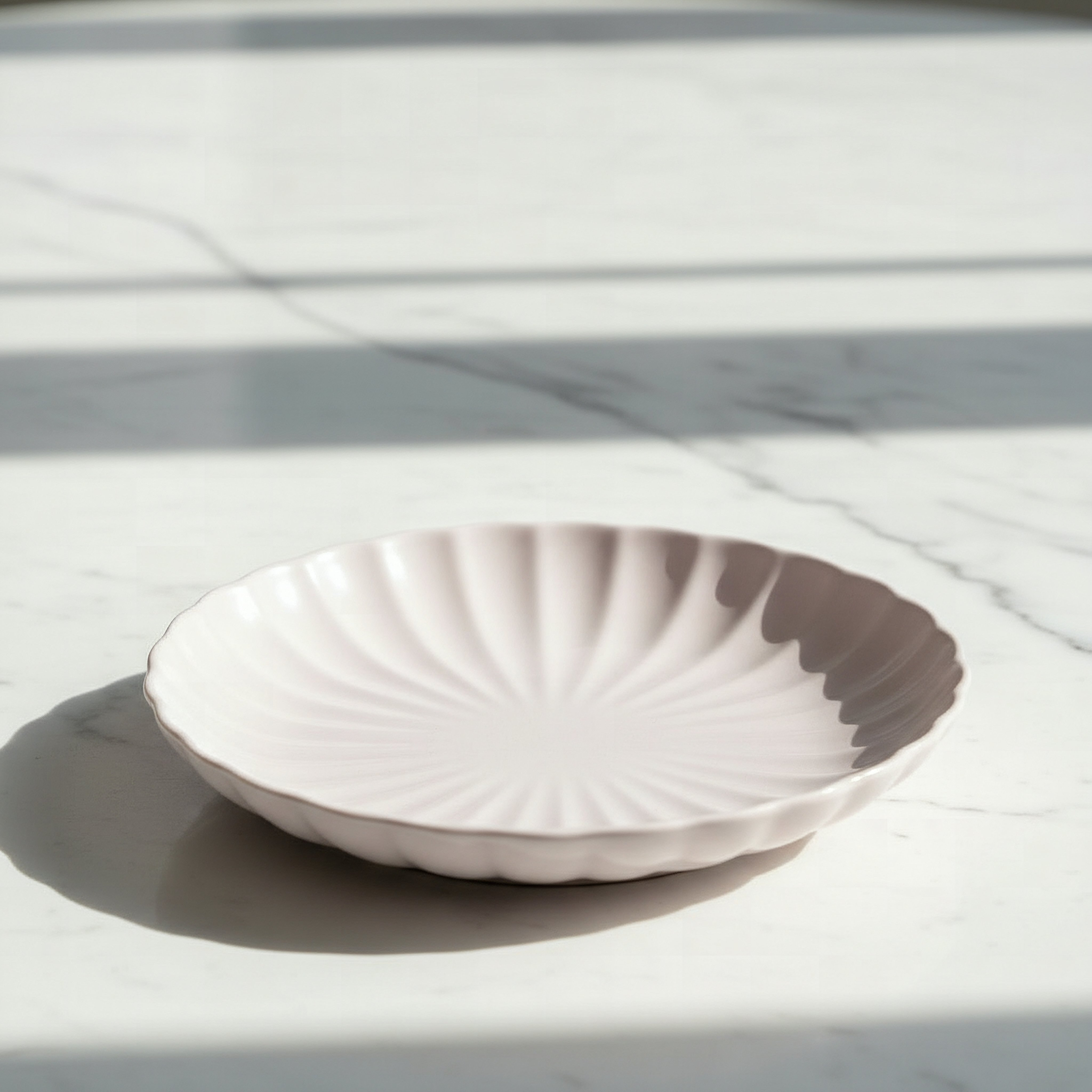 صحن جانبي صدفي من سيام - 20 سم-hbxdecorandfurnishings-tabletop-crockery-image-1