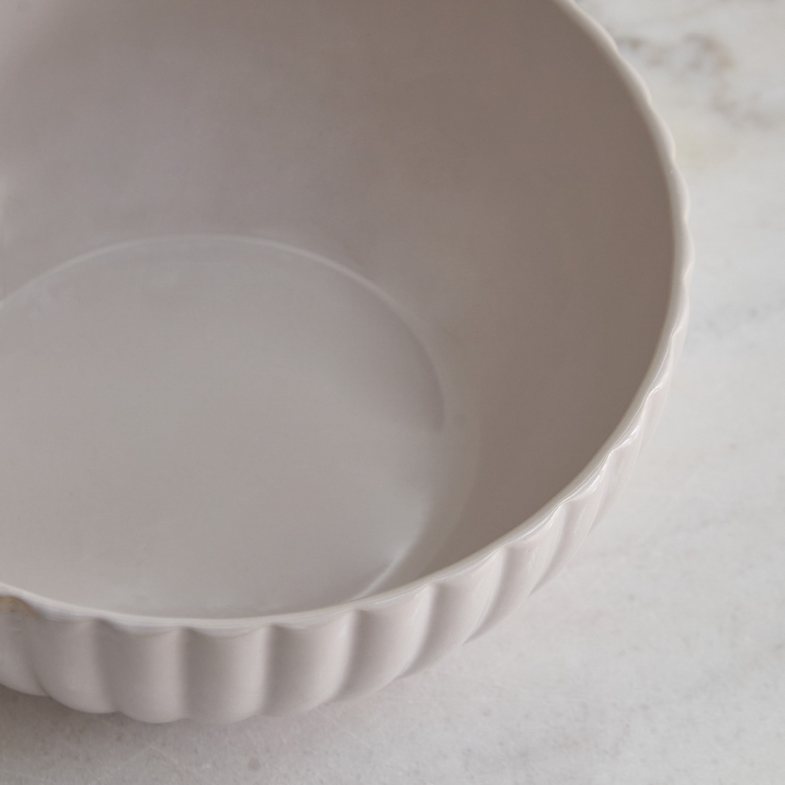 Siam Scallop Serving Bowl - 22.8 cm-hbxdecorandfurnishings-tabletop-serveware-image-7