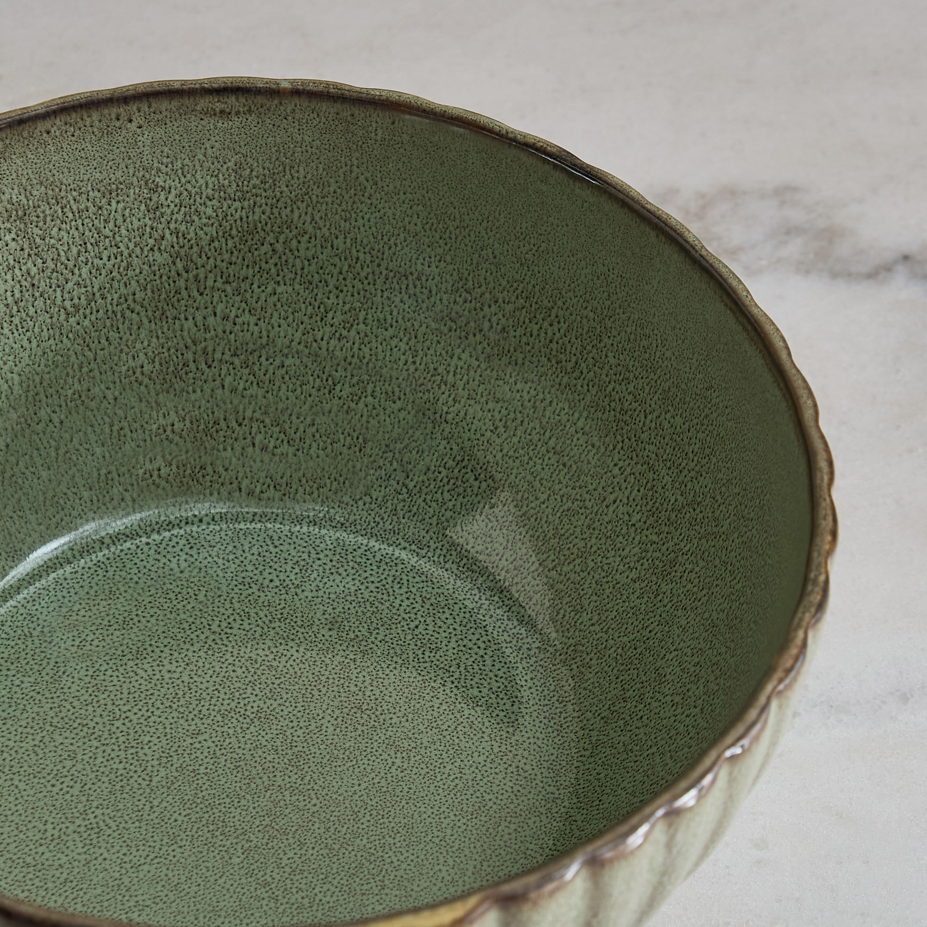 Siam Scallop Serving Bowl - 22.8 cm-hbxdecorandfurnishings-tabletop-crockery-image-7