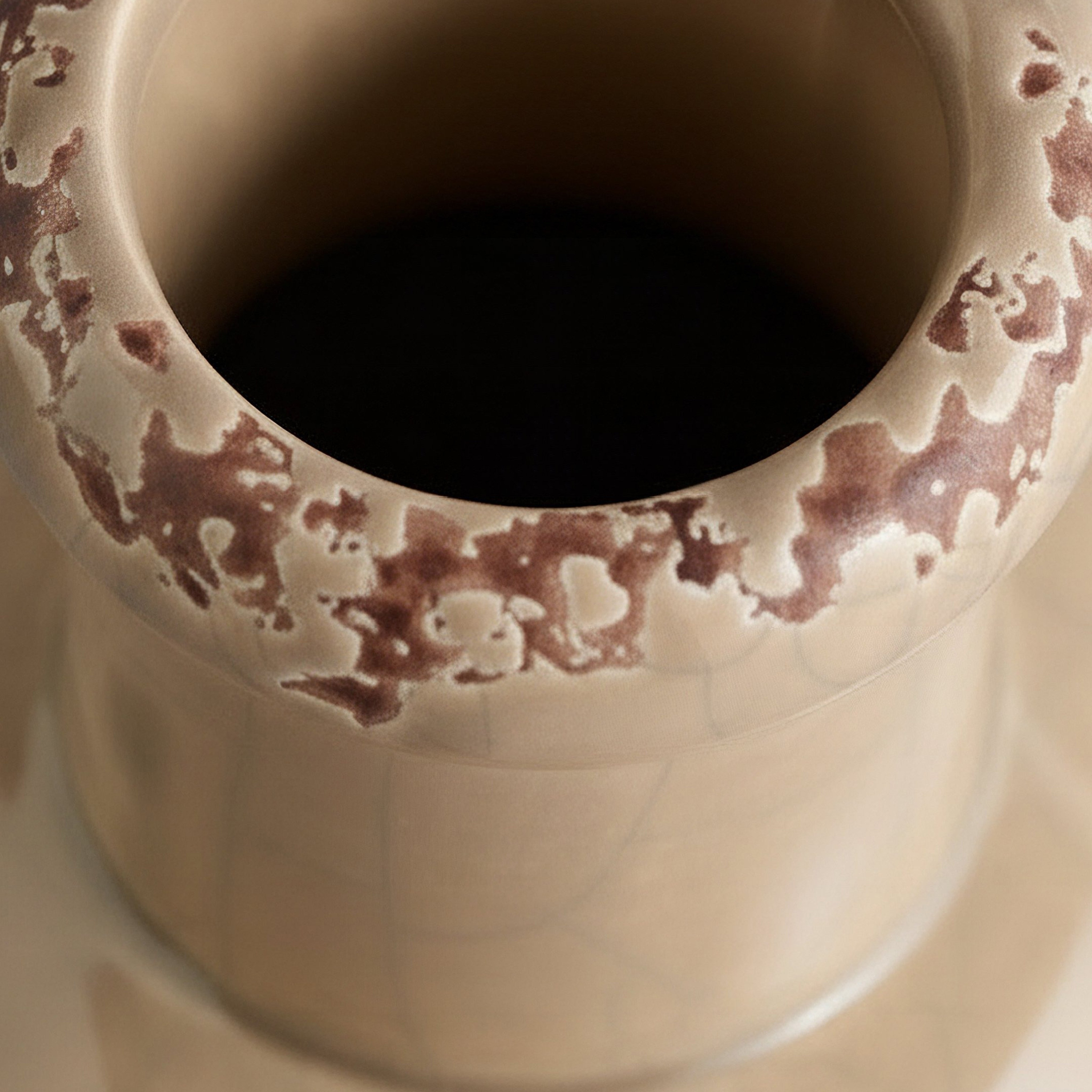 Umber Sinatra Antique Crackle Vase - 8x8x27 cm-hbxbedroom-decorandaccessories-vases-image-2