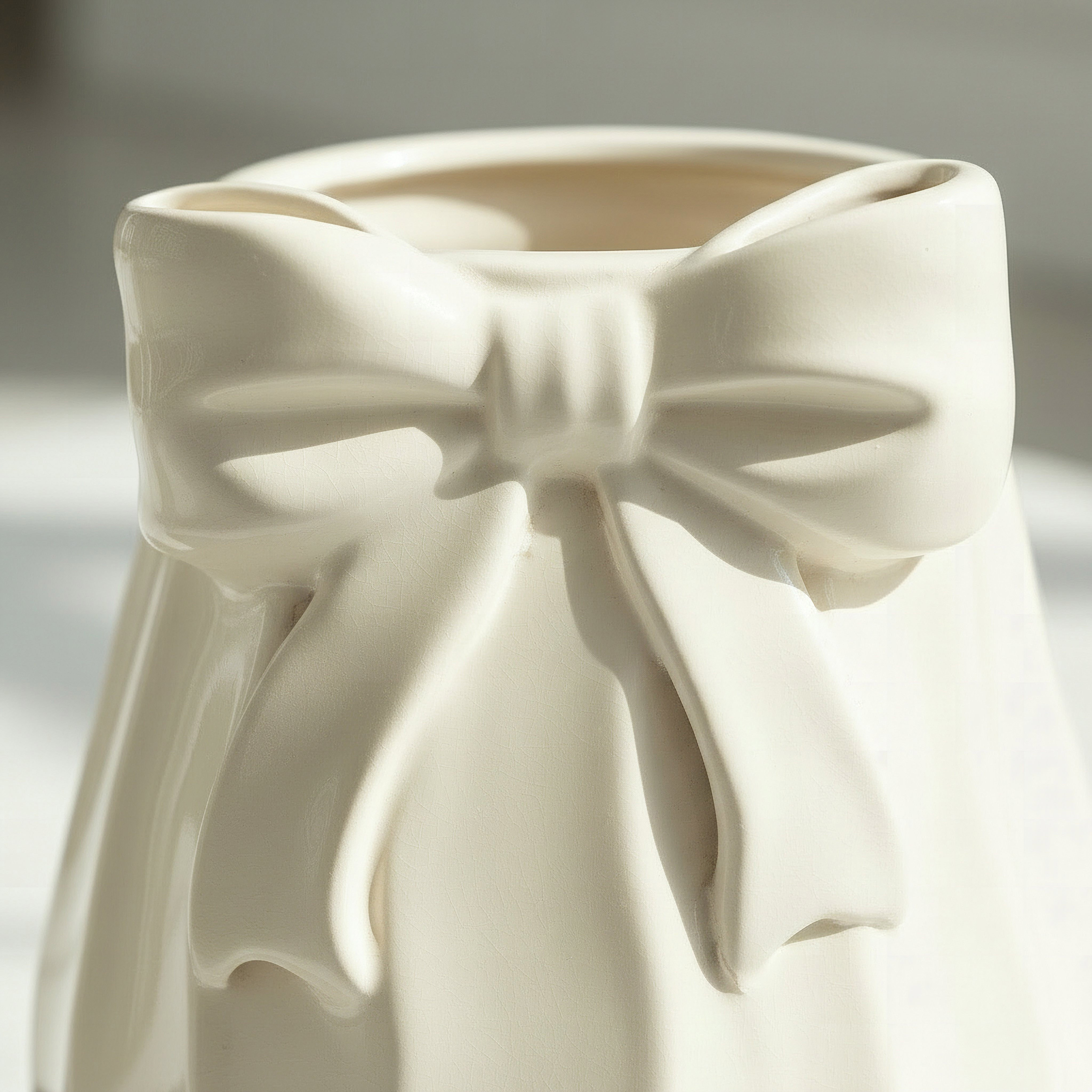Monochrome Sinatra Vase - 18x18x20 cm-hbxbedroom-decorandaccessories-vases-image-2