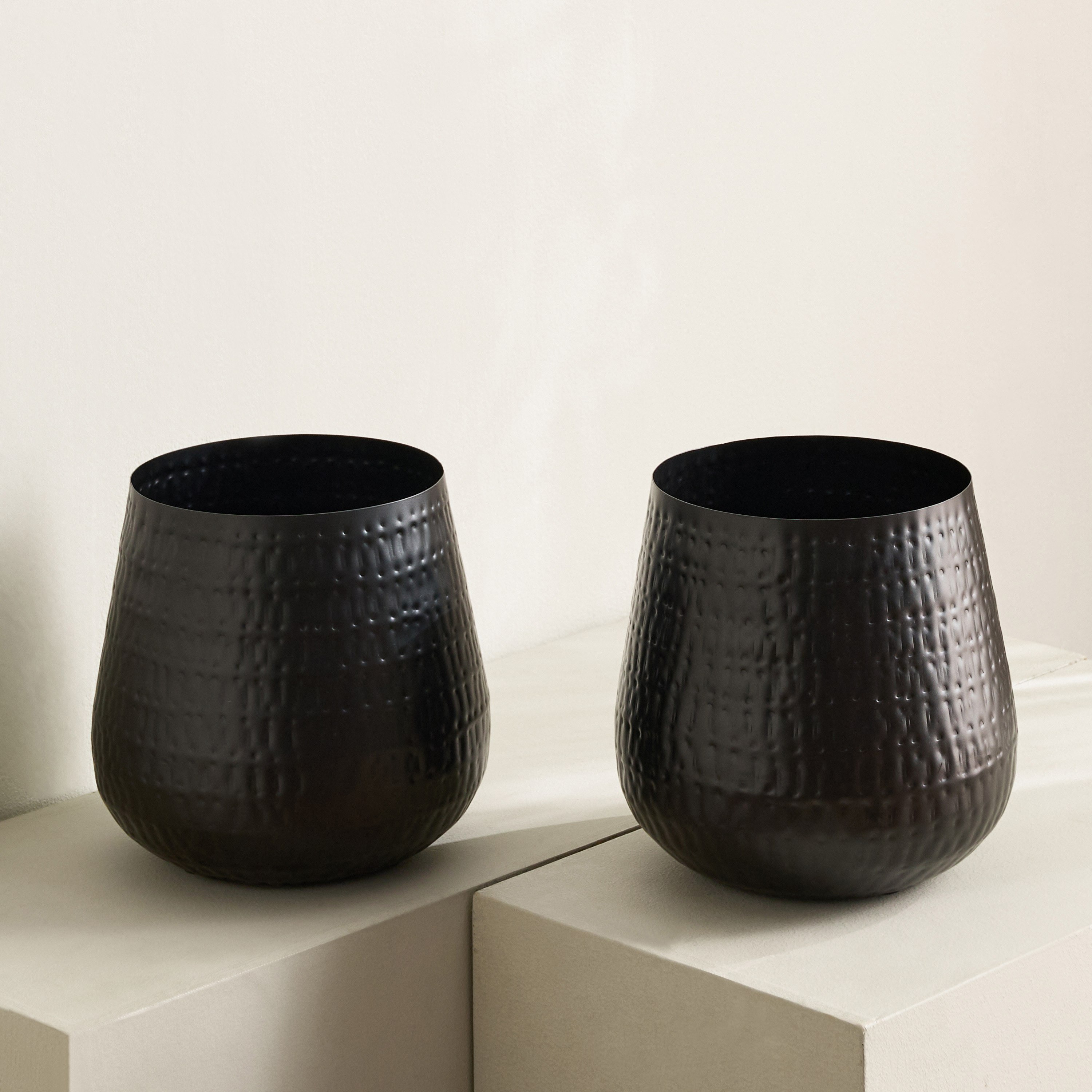 Monochrome Avya Metal Textured Planter - 25x25x21.5 cm-hbxlivingroom-decorandaccessories-plantersandurns-image-6