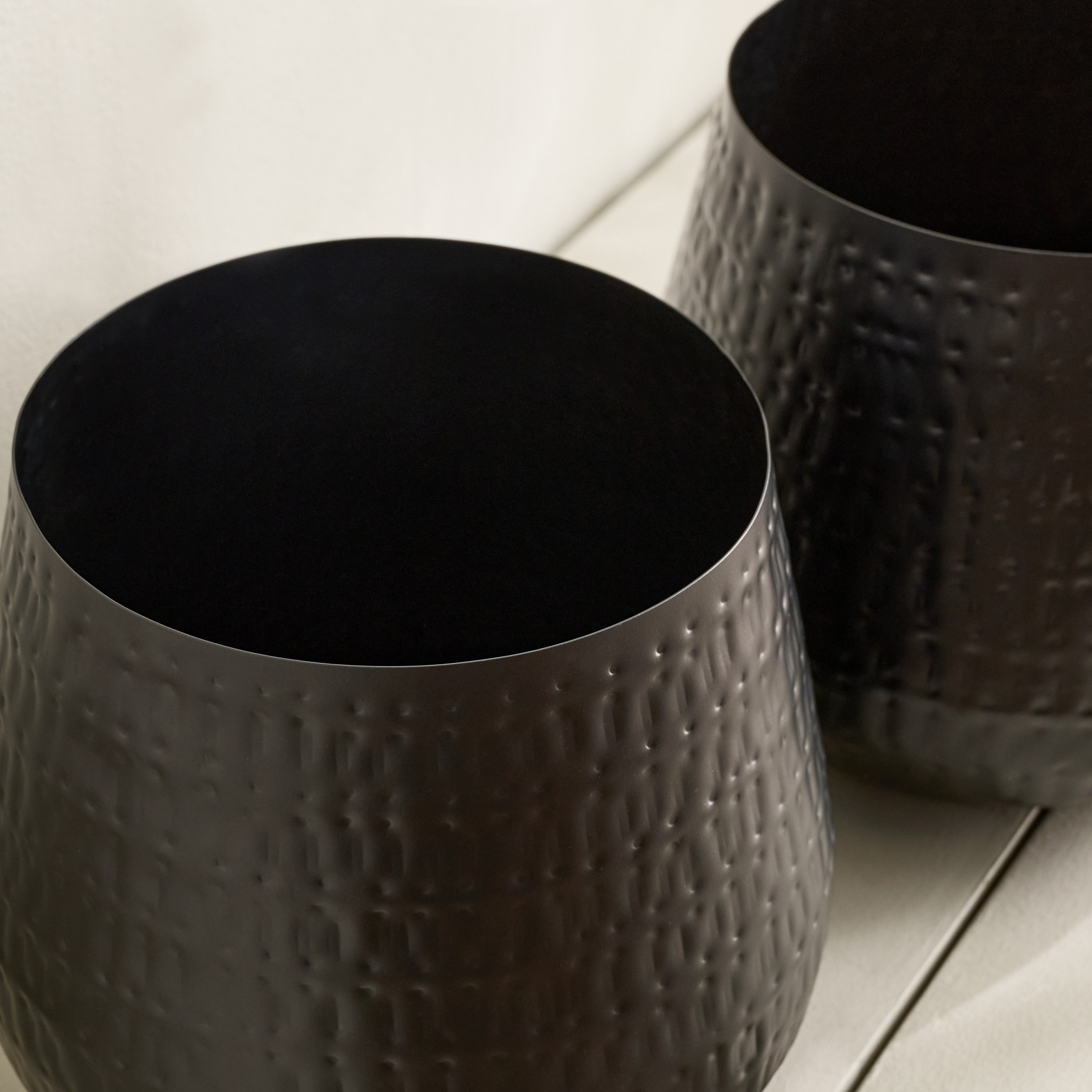 Monochrome Avya Metal Textured Planter - 25x25x21.5 cm-hbxlivingroom-decorandaccessories-plantersandurns-image-7