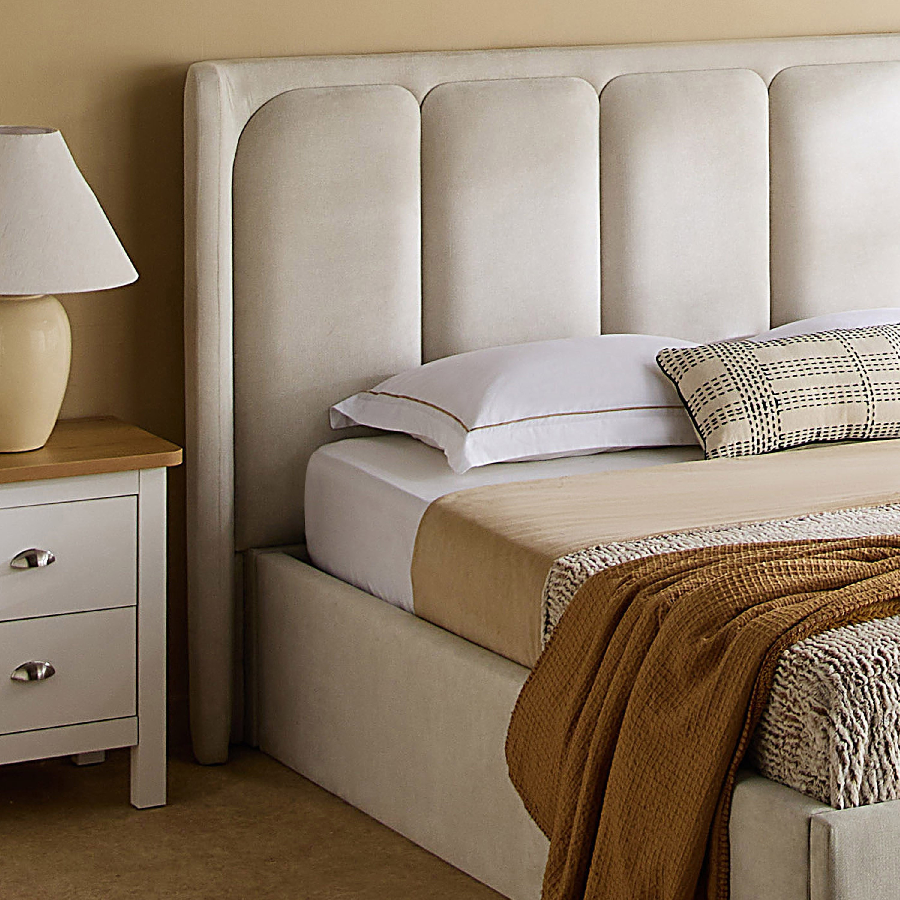 Hampton Cortona Upholstered King Headboard - 180x200 cm-hbxfurniture-modular-modularbeds-hampton-image-1