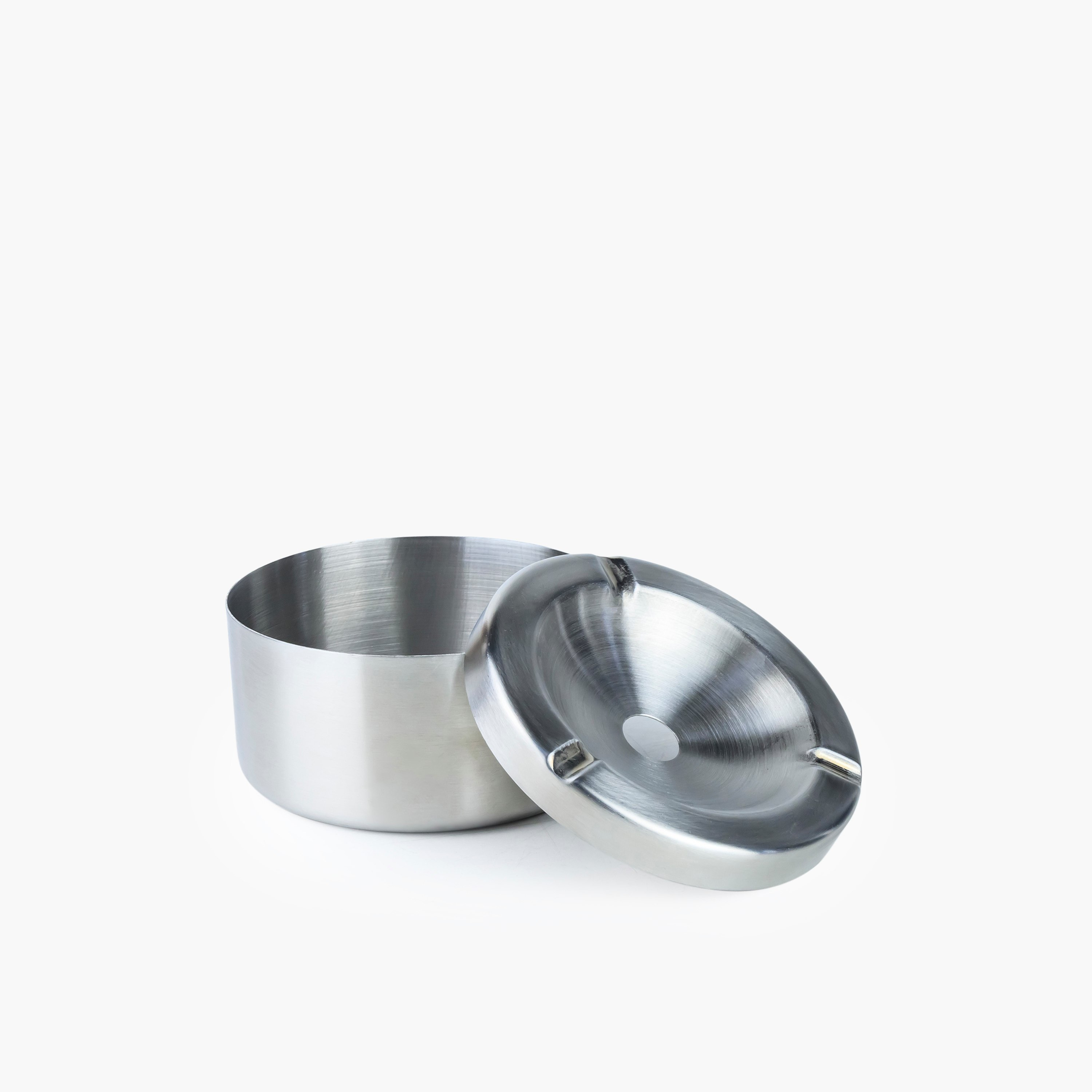 Feast Stainless Steel Round Ashtray - 12x12x6 cm-hbxdecorandfurnishings-tabletop-glassware-image-3
