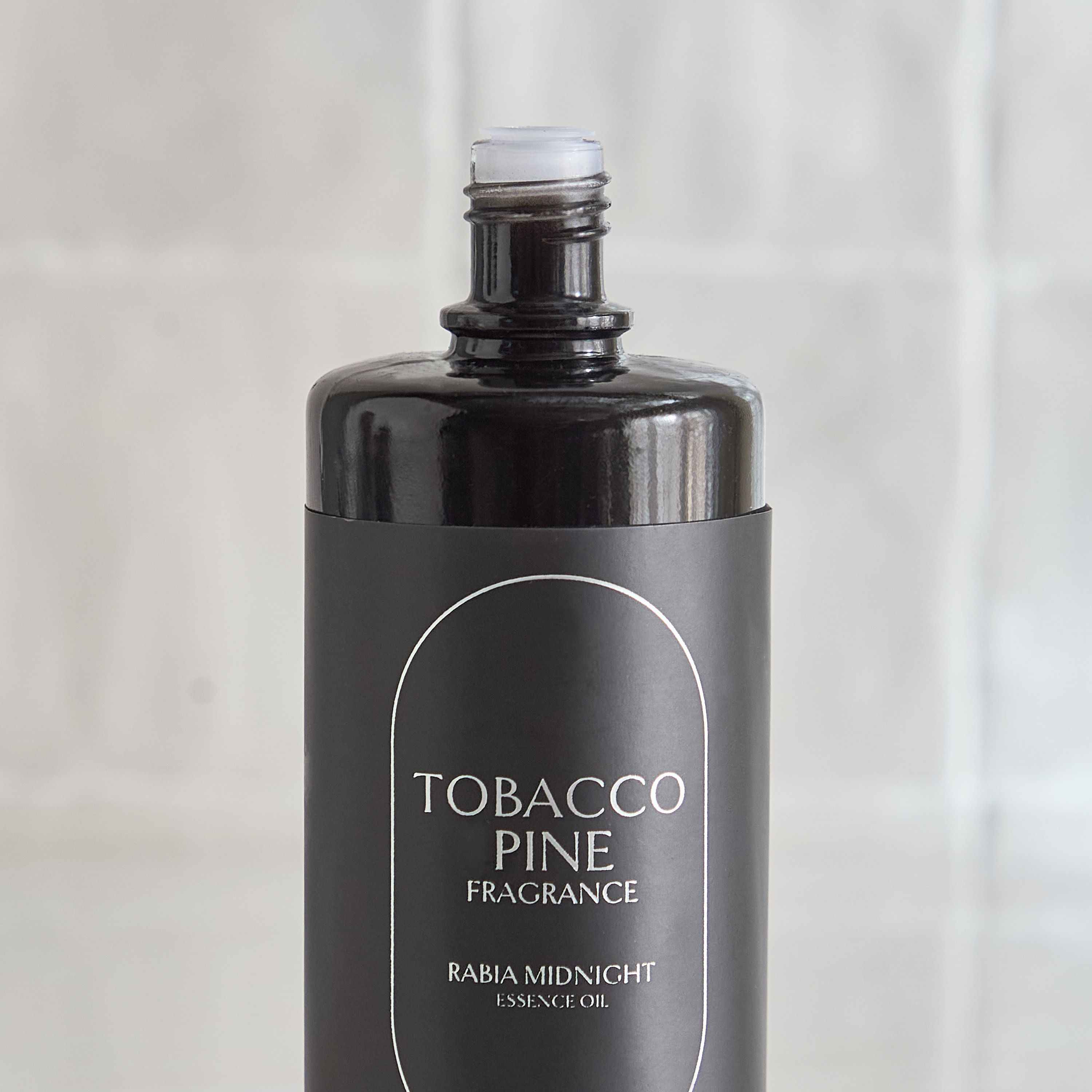 Rabia Midnight Tobacco Pine Essence Oil - 250 ml-hbxhomeware-hbxdecorandfurnishings-image-6