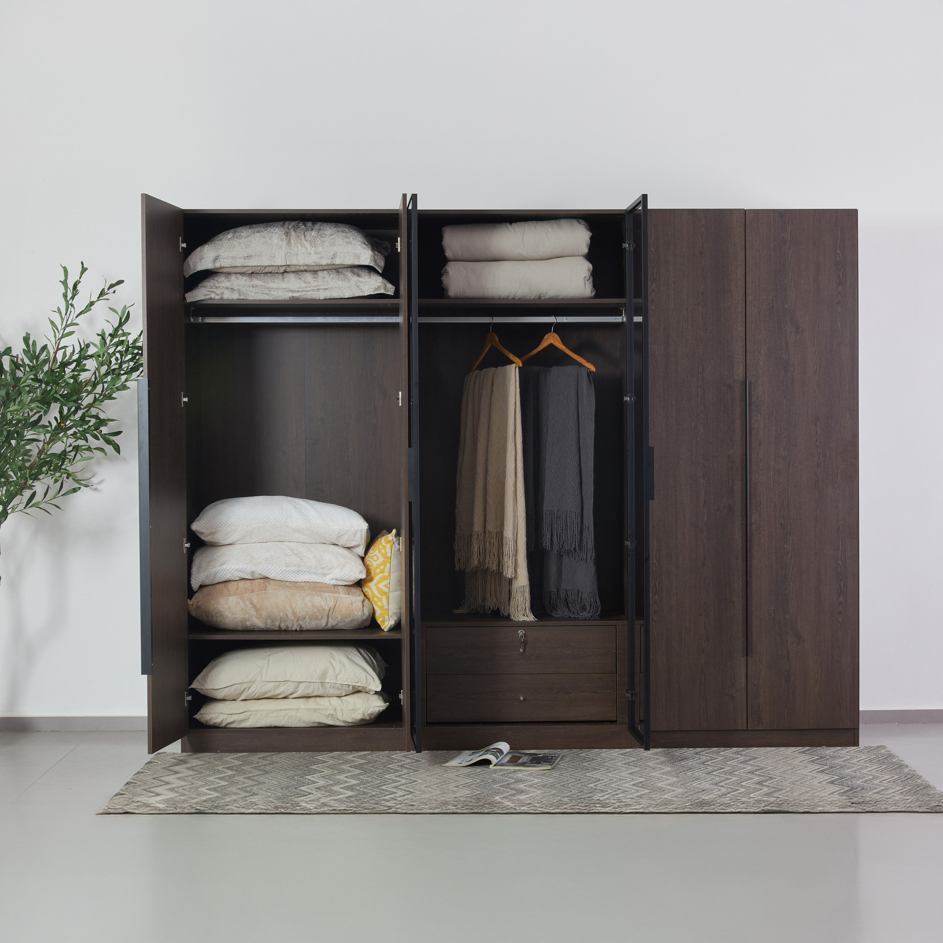 خزانة ملابس ذكية 6 أبواب بزجاج شفاف ودرجين من لومباردي-hbxfurniture-wardrobes-image-3