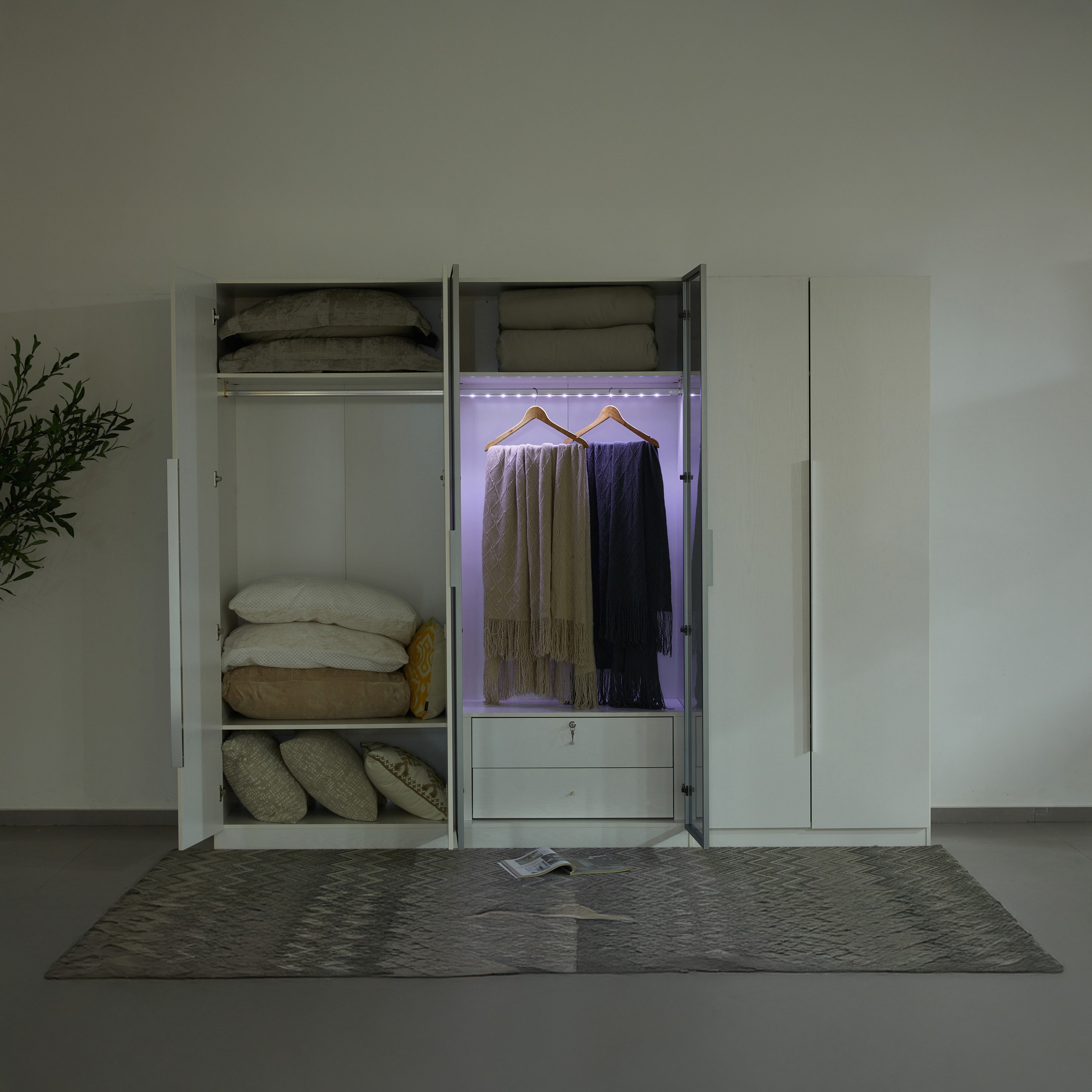 خزانة ملابس ذكية 6 أبواب بزجاج شفاف ودرجين من فرانكفورت-hbxfurniture-wardrobes-image-3