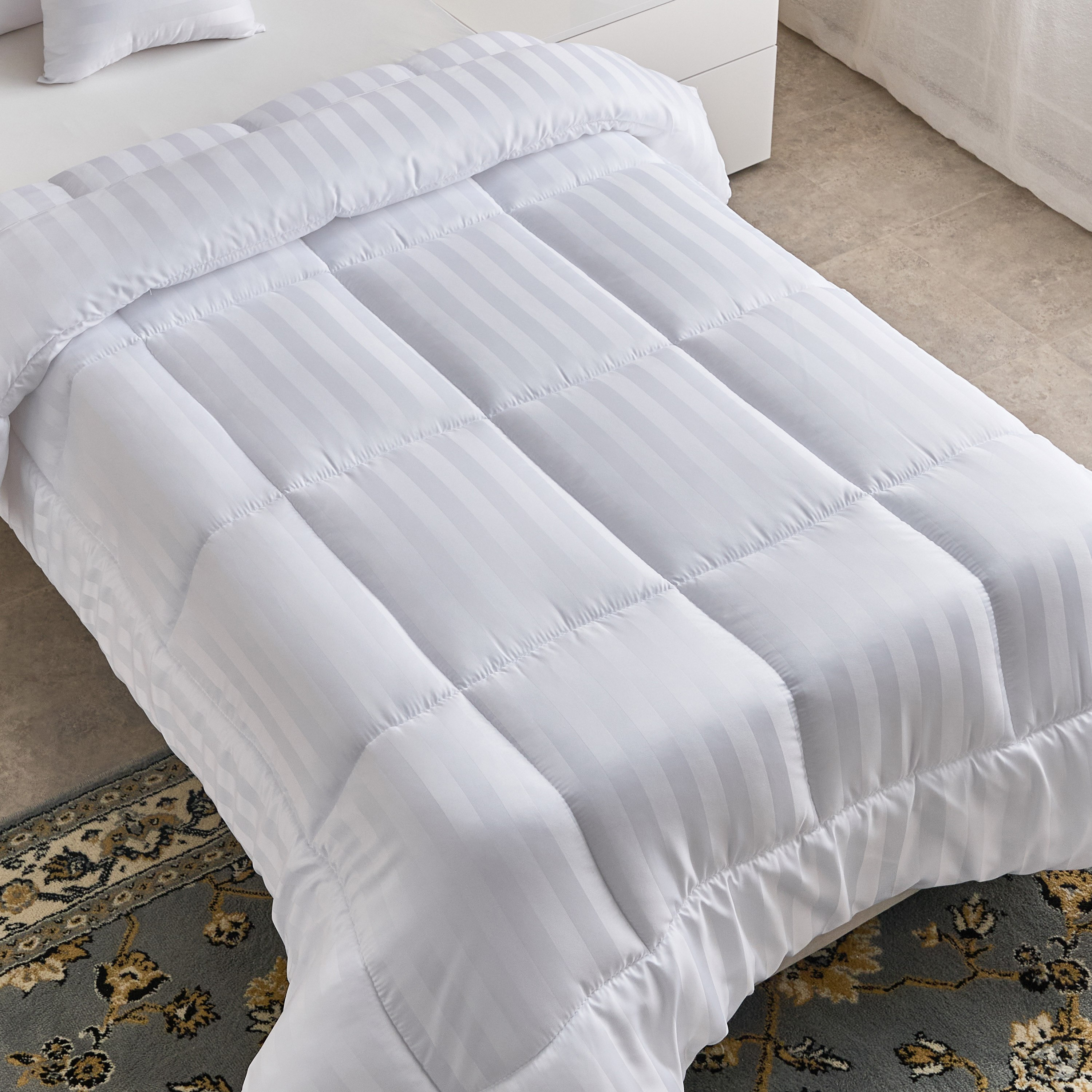 طقم لحاف توين من الألياف الدقيقة بخطوط ستان 3 قطع من ستانفورد - 160x220 سم-hbxhomeware-hbxdecorandfurnishings-image-3