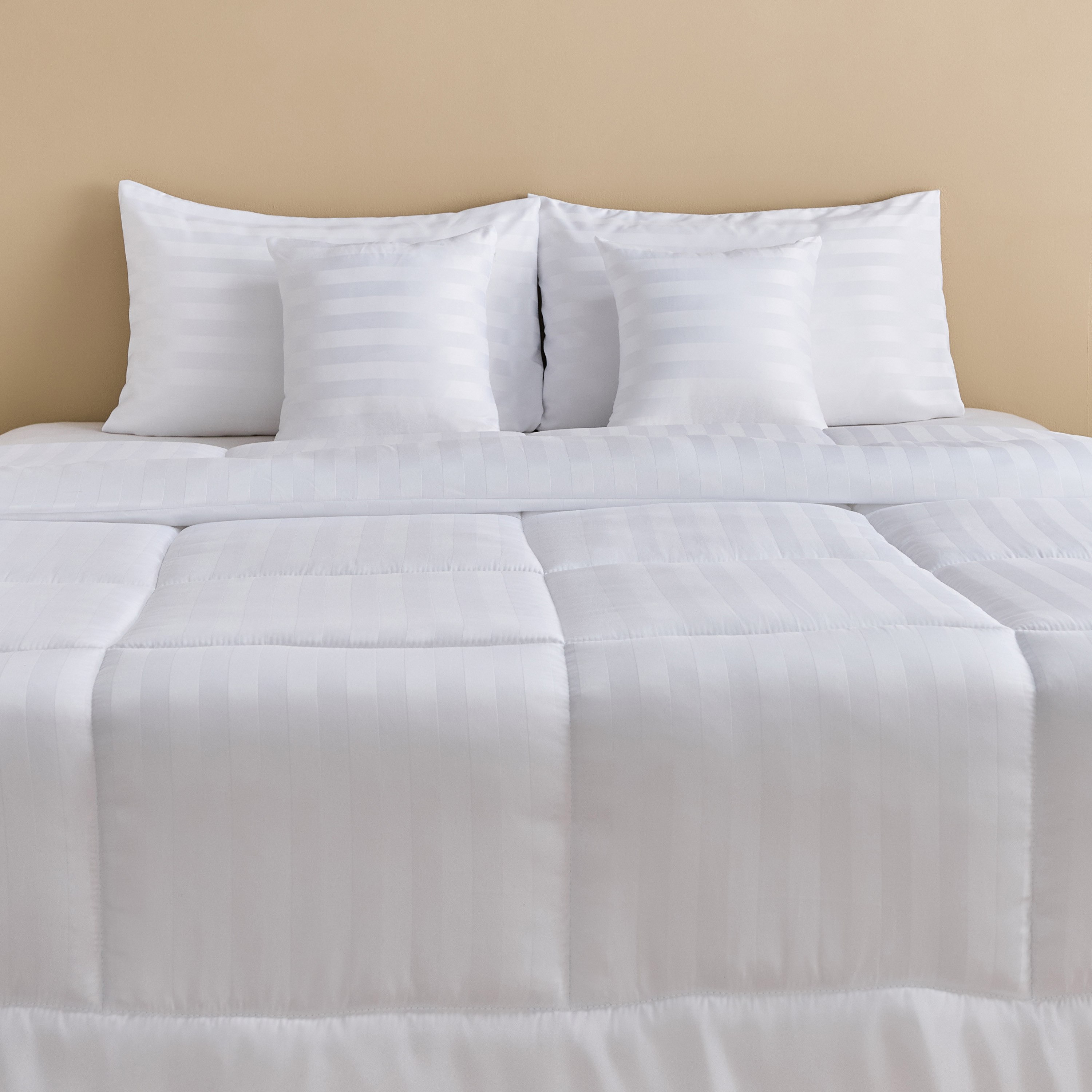 طقم لحاف كينج من الألياف الدقيقة بخطوط ستان 5 قطع من ستانفورد - 220x240 سم-hbxhomeware-hbxdecorandfurnishings-image-2