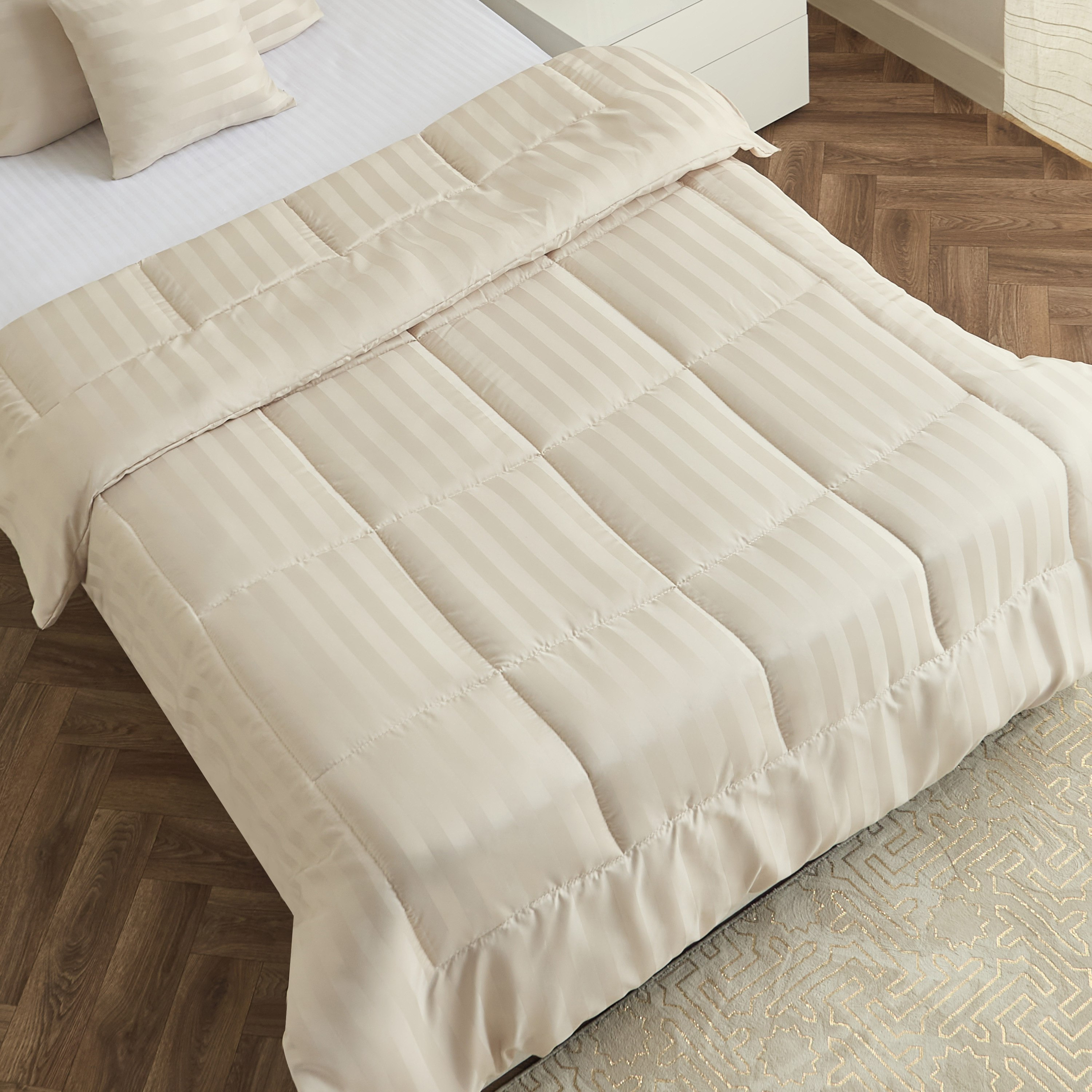 طقم لحاف توين مخطط ساتان 3 قطع من الألياف الدقيقة من ستانفورد - 160x220 سم-hbxhomeware-hbxdecorandfurnishings-image-3