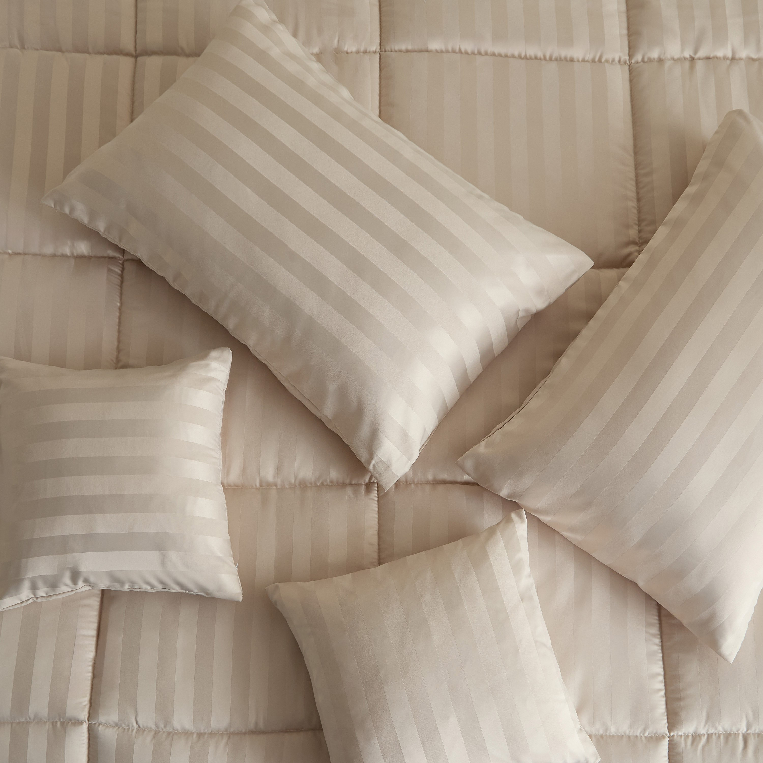طقم لحاف كينج بخطوط ساتان من الألياف الدقيقة 5 قطع - ستانفورد - 220x240 سم-hbxhomeware-hbxdecorandfurnishings-image-5