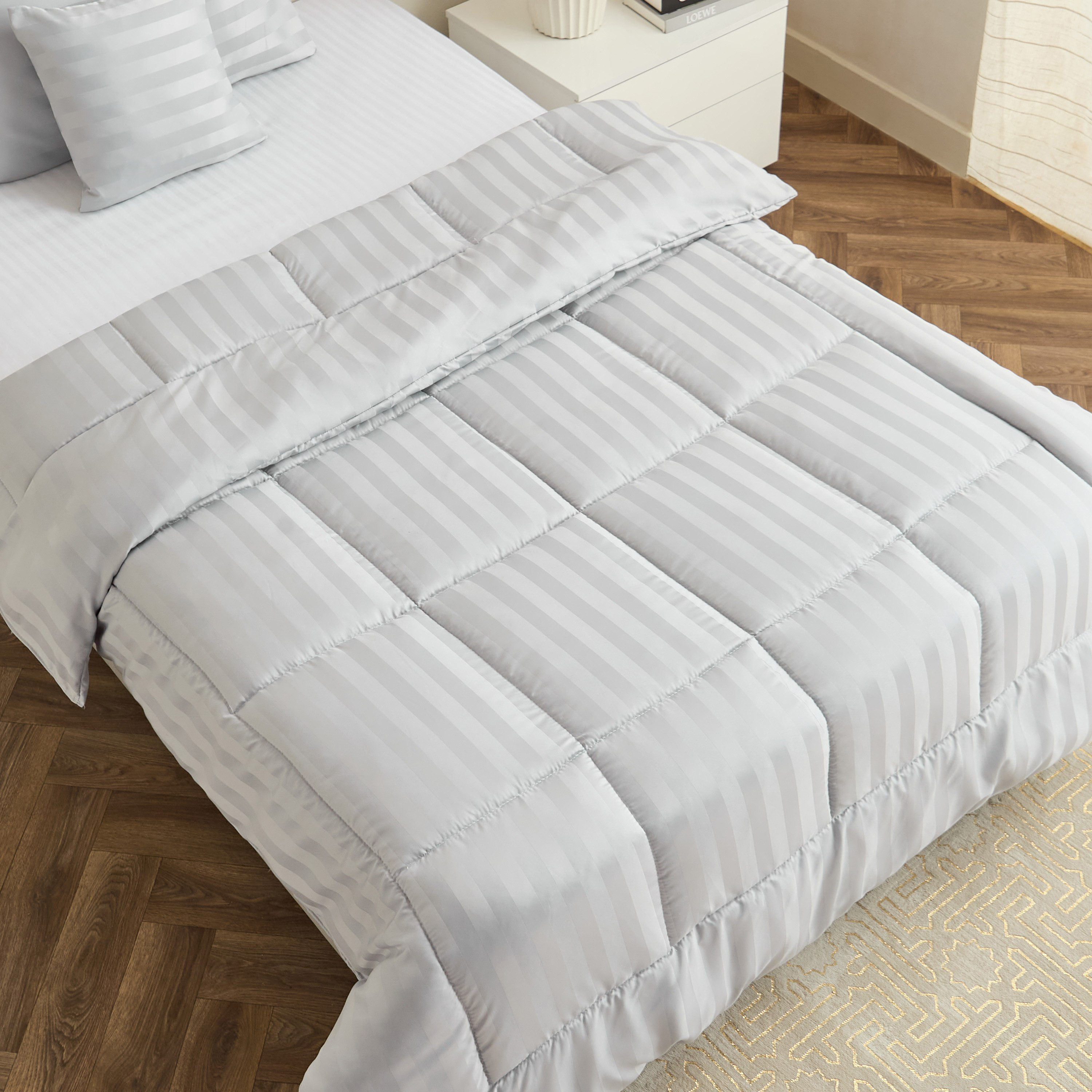 طقم لحاف توين مخطط ساتان 3 قطع من الألياف الدقيقة من ستانفورد - 160x220 سم-hbxhomeware-hbxdecorandfurnishings-image-3