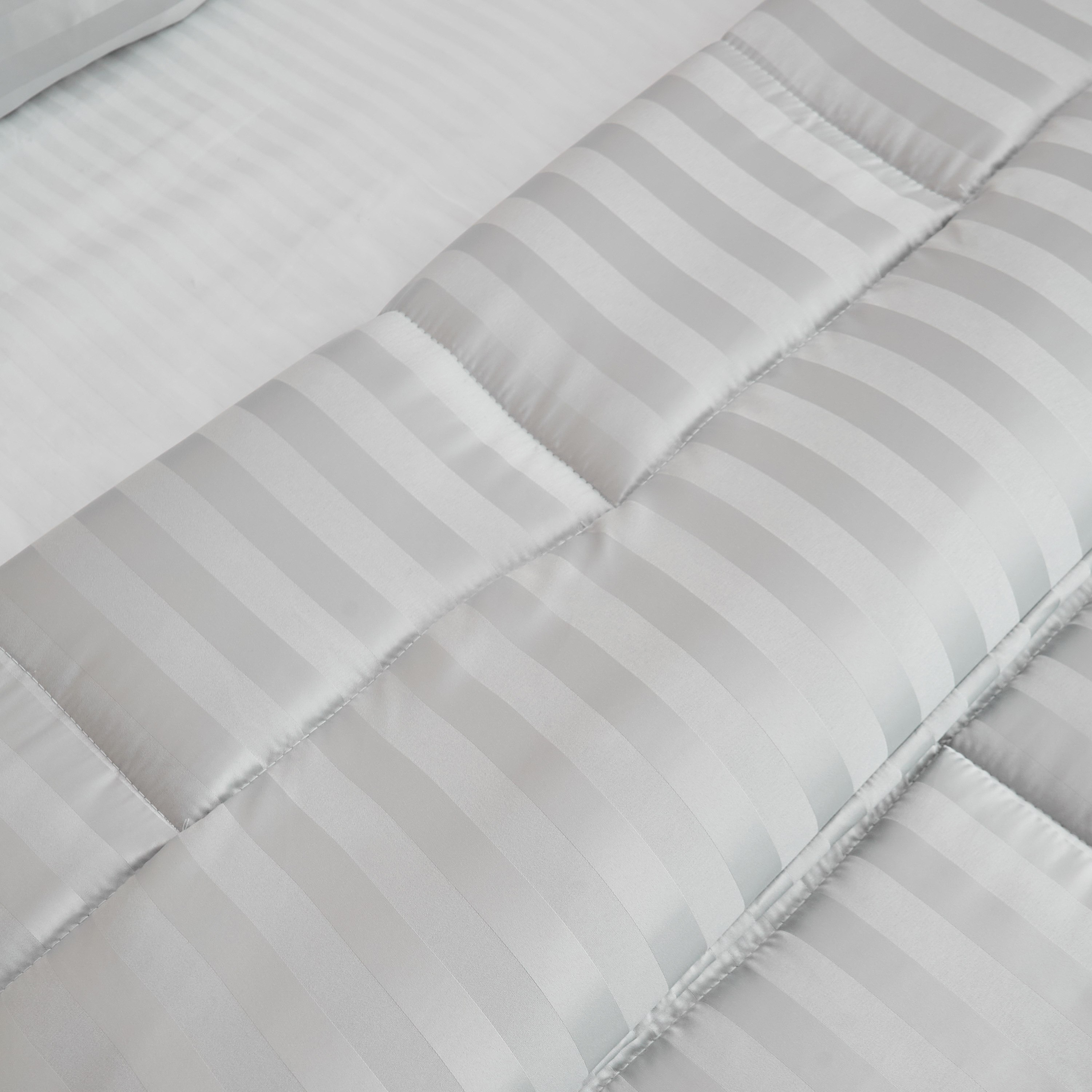 طقم لحاف توين مخطط ساتان 3 قطع من الألياف الدقيقة من ستانفورد - 160x220 سم-hbxhomeware-hbxdecorandfurnishings-image-4
