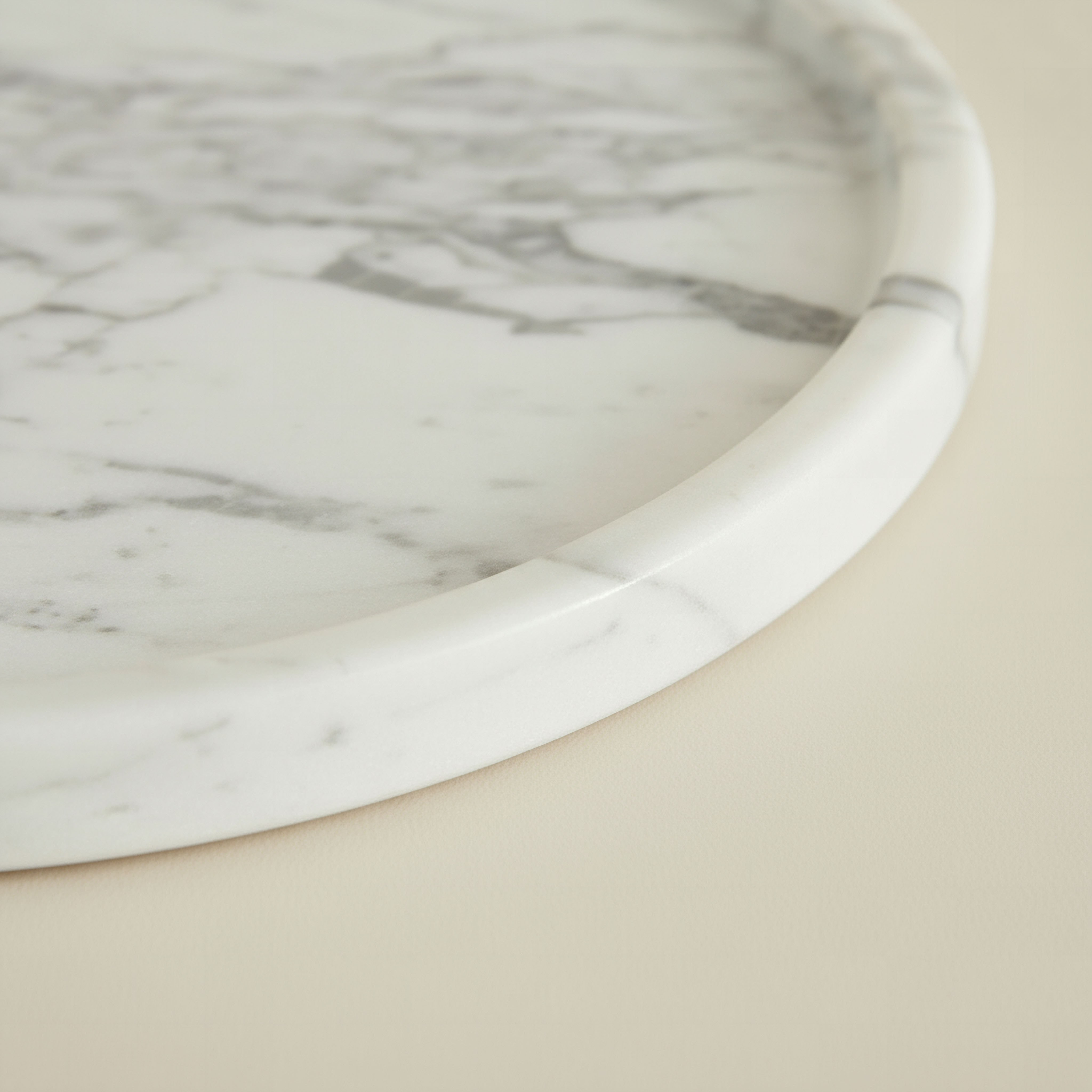 Zen Round Marble Tray - 25x18 cm-hbxdecorandfurnishings-tabletop-trays-image-2