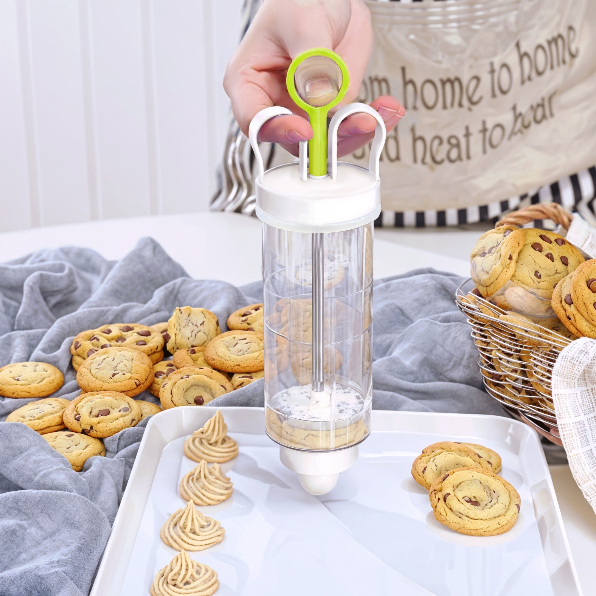 صانعة بسكويت بـ8 فوهات مختلفة من صفا-hbxkitchen-bakeware-image-3