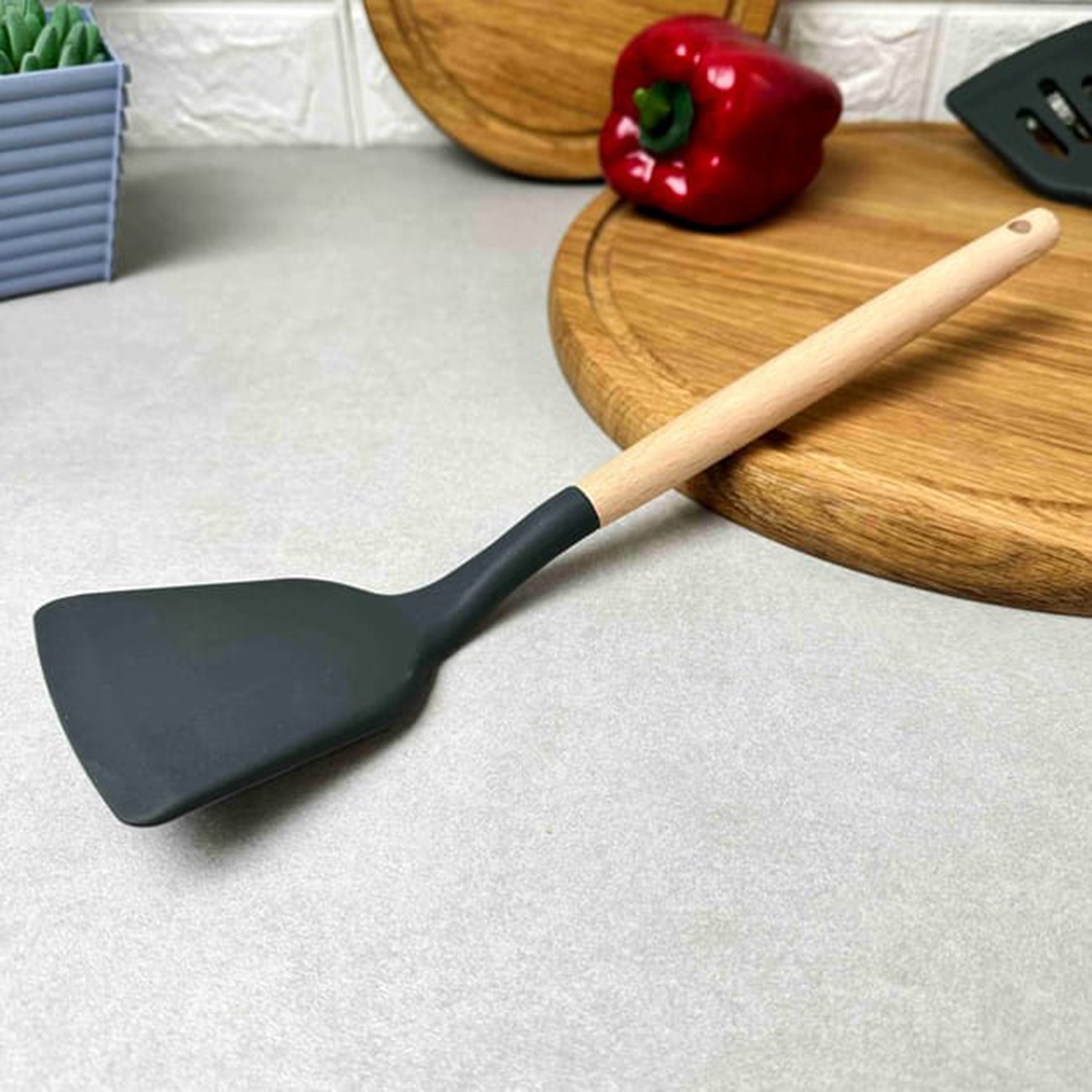 ملعقة مسطحة بمقبض خشبي من صفا-hbxhomeware-hbxkitchen-image-1