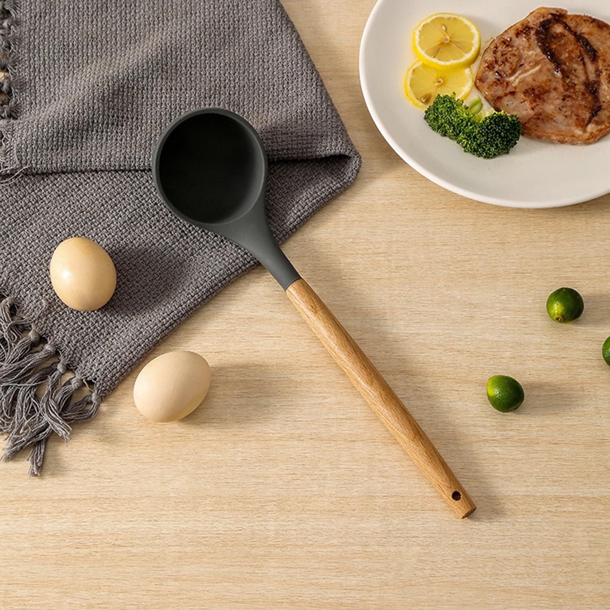 مغرفة بمقبض خشبي من صفا-hbxhomeware-hbxkitchen-image-1