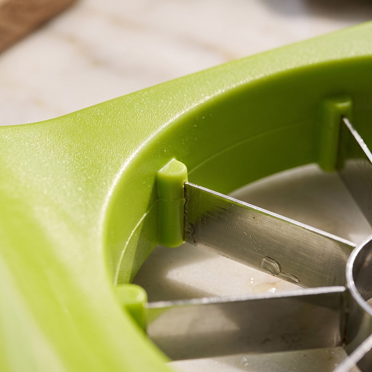 Safa Stainless Steel Apple Slicer-hbxkitchen-kitchenware-kitchenaccessories-image-2