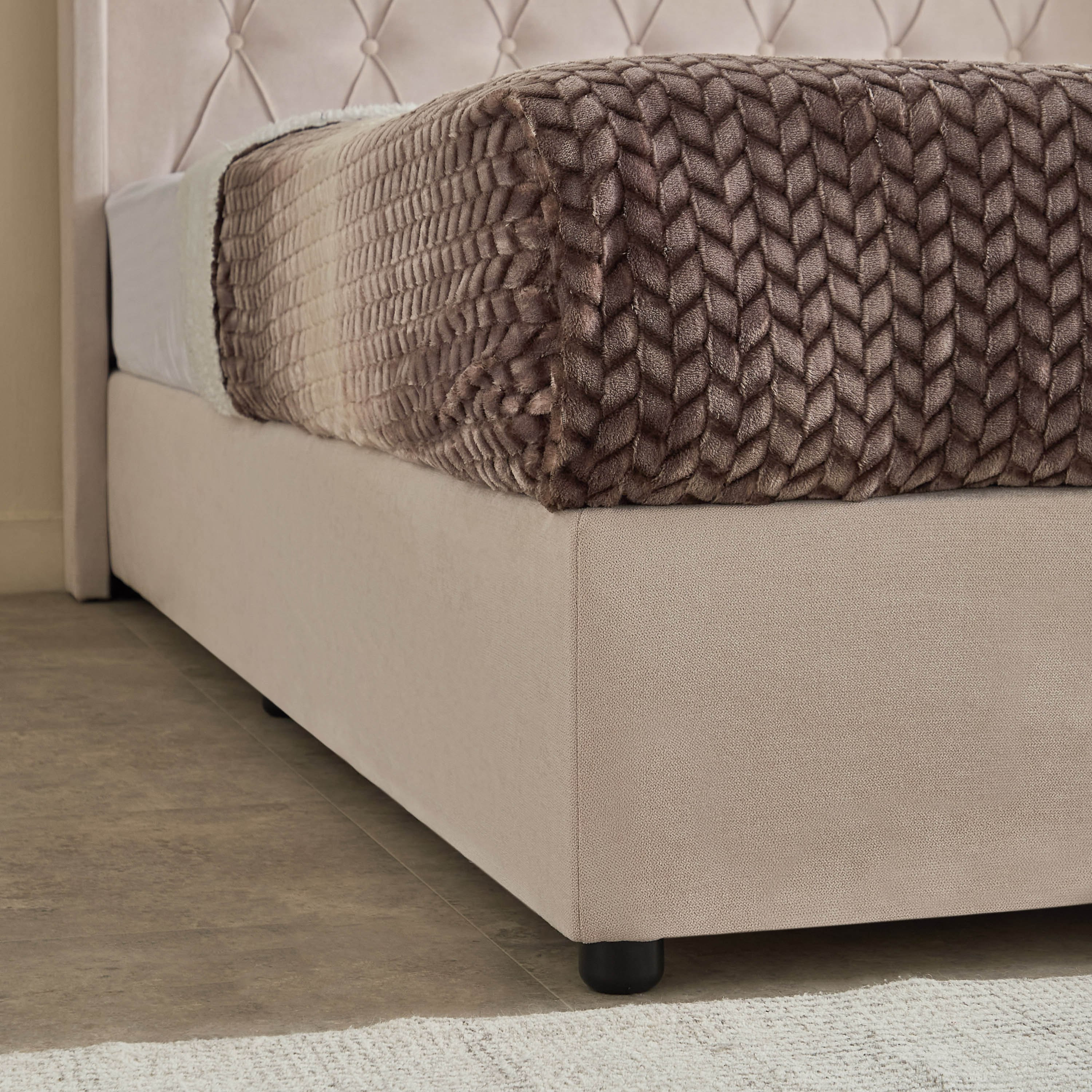 Curvy Chester Queen Upholstered Bed - 140x200 cm-hbxbedroom-bedsandbedsets-beds-queen-image-5