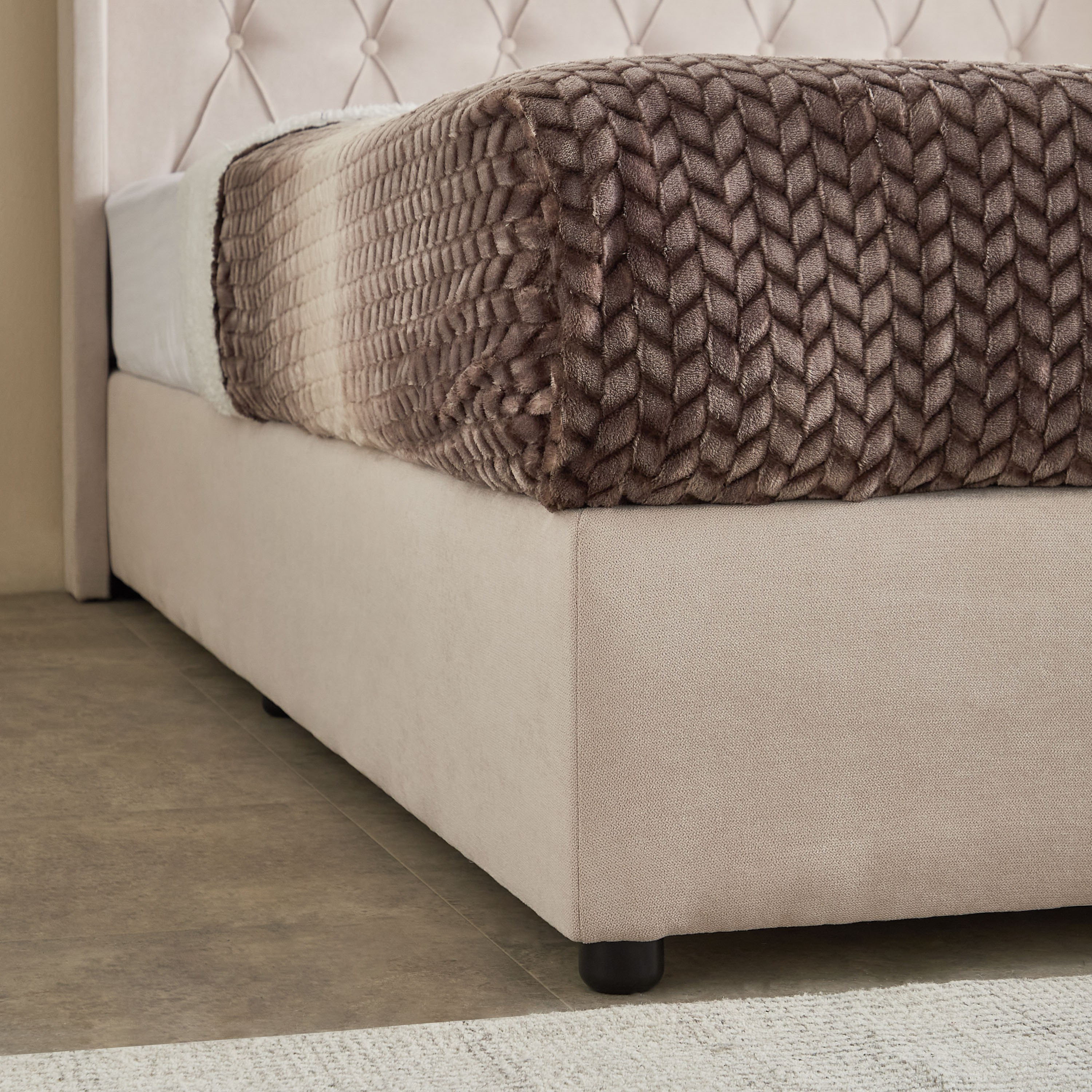 Curvy Chester Queen Upholstered Bed - 160x200 cm-hbxbedroom-bedsandbedsets-beds-queen-image-5