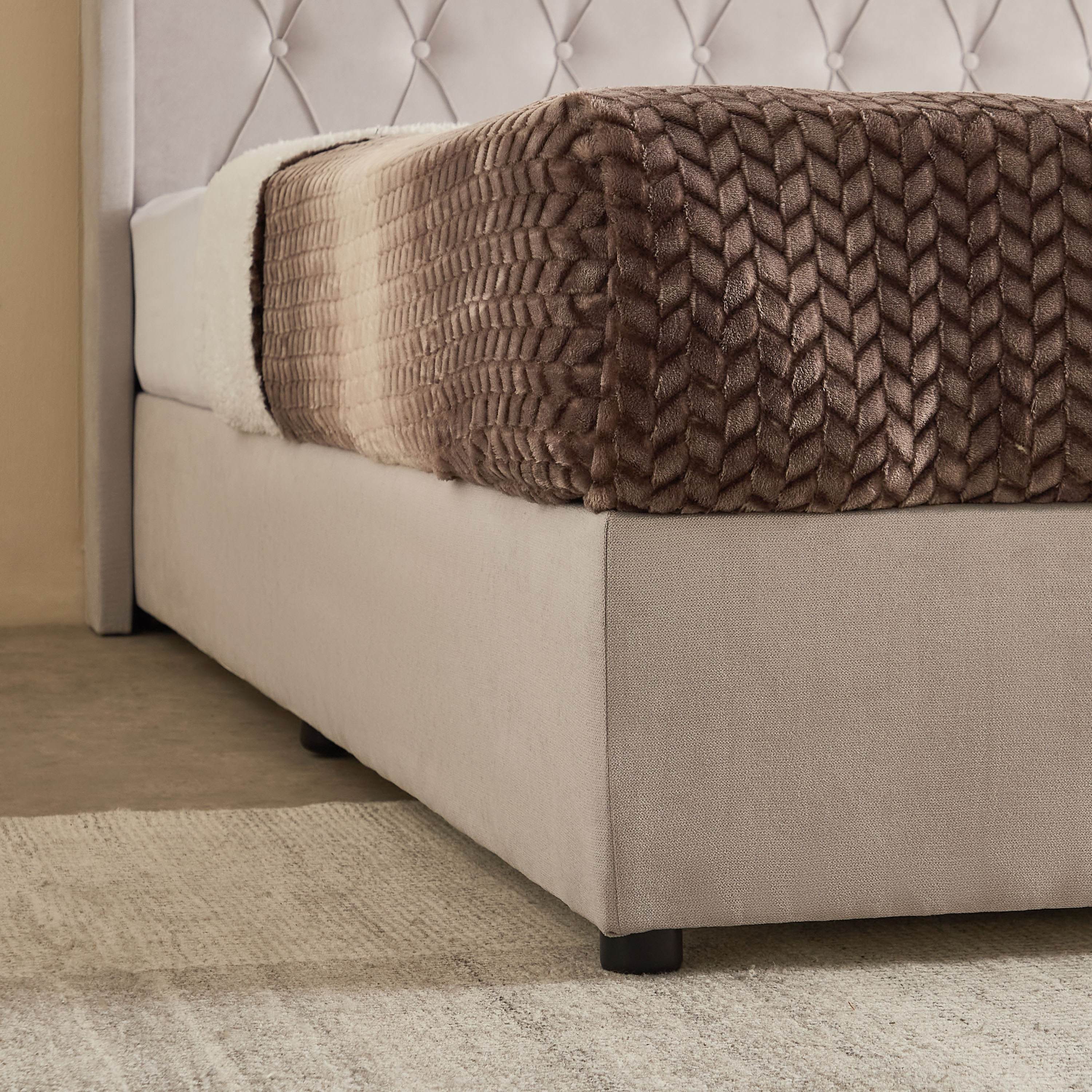 Curvy Chester Queen Upholstered Bed - 160x200 cm-hbxbedroom-bedsandbedsets-beds-queen-image-5