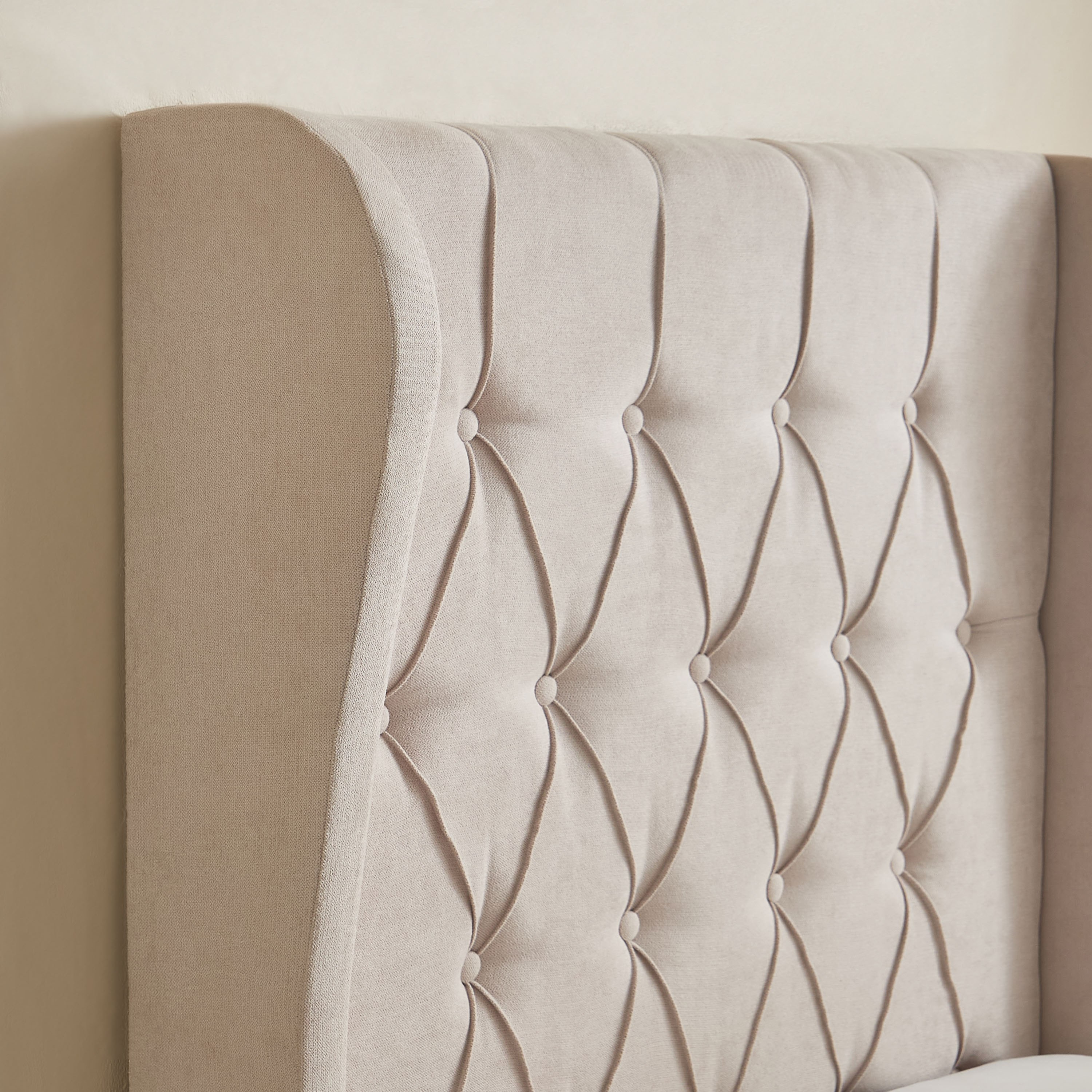 Curvy Chester Single Upholstered Bed - 90x200 cm-hbxkidsandyouth-bedsandbedsets-beds-single-image-4