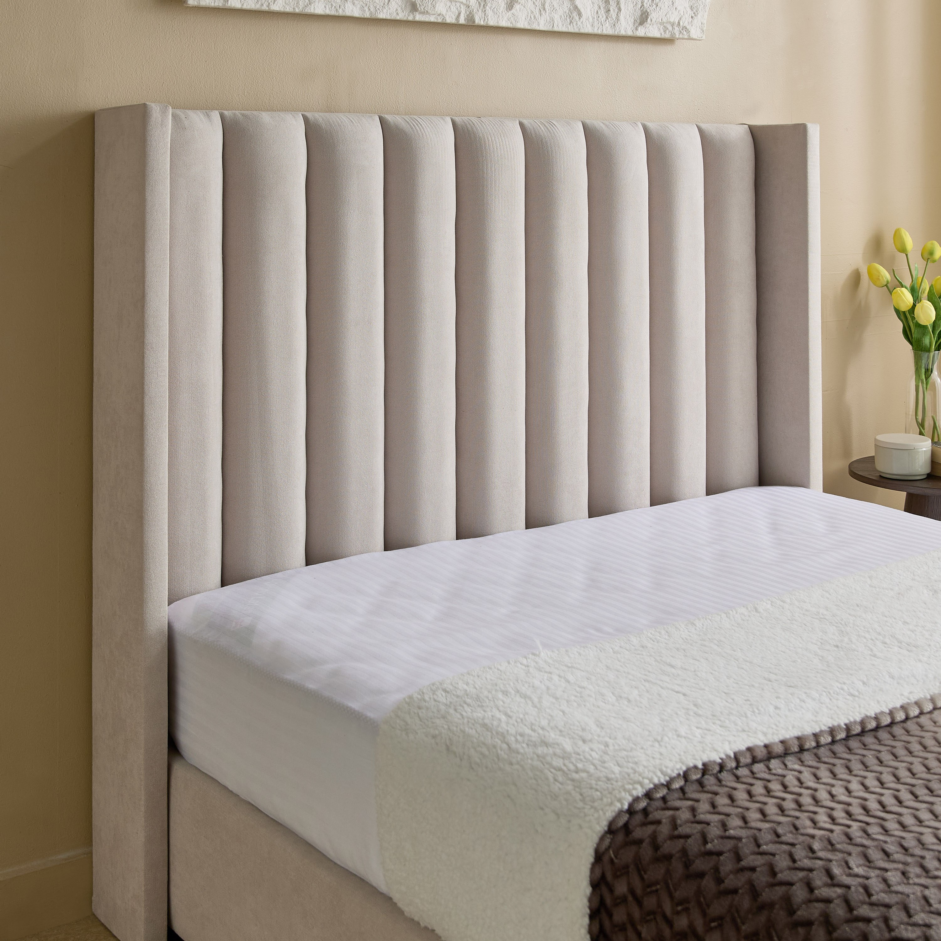 Curvy Clark Upholstered Queen Bed - 140x200 cm-hbxbedroom-bedsandbedsets-beds-queen-image-3