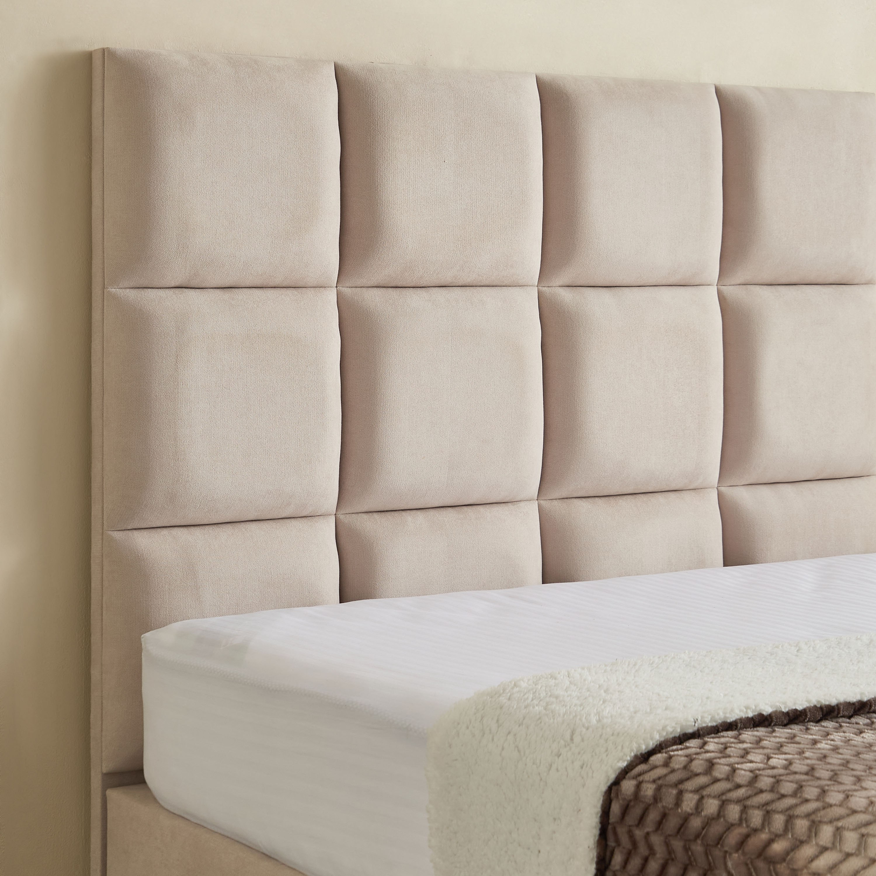 Curvy Rubik Queen Upholstered Bed - 140x200 cm-hbxbedroom-bedsandbedsets-beds-queen-image-3
