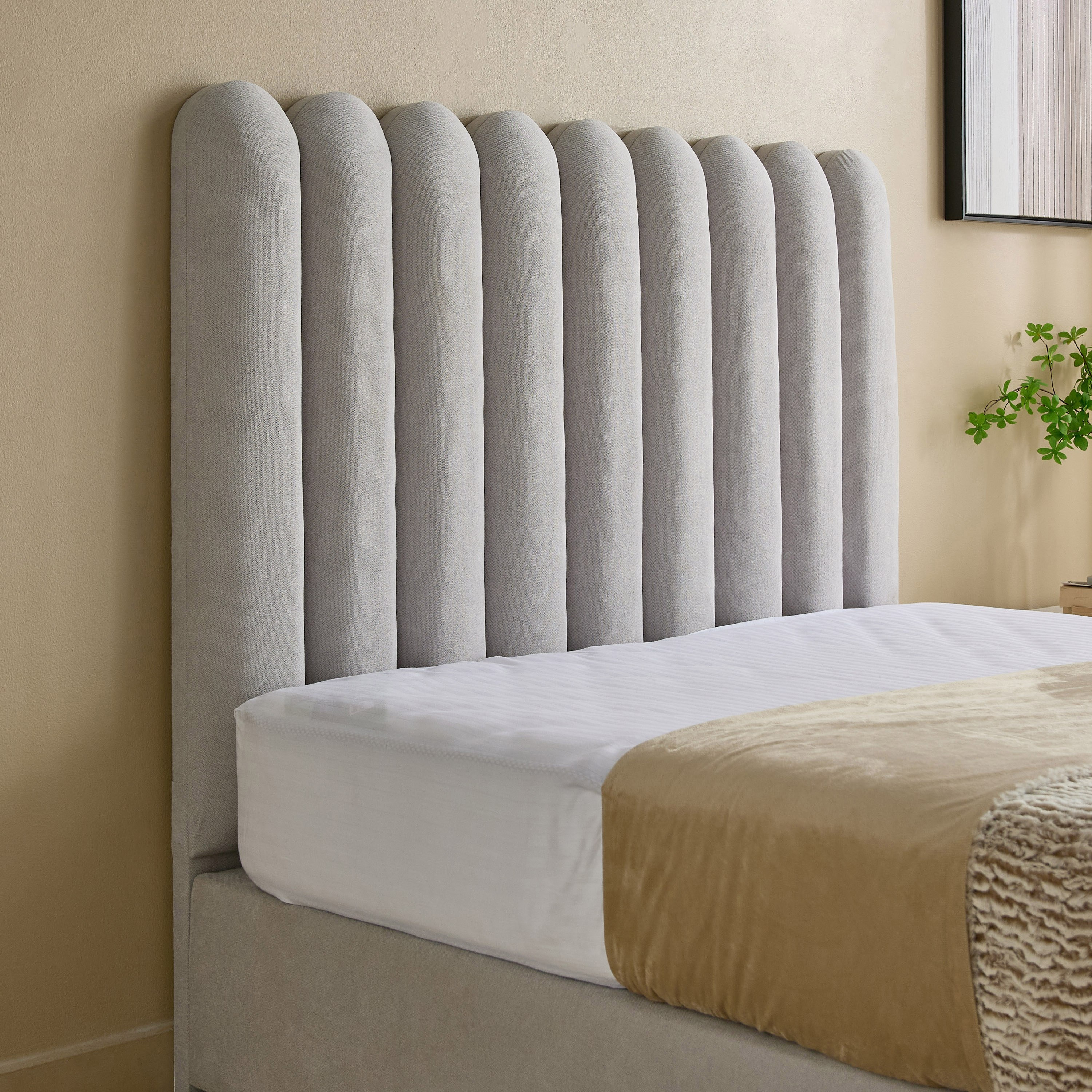 Curvy Haze Upholstered Queen Bed - 140x200 cm-hbxbedroom-bedsandbedsets-beds-queen-image-3