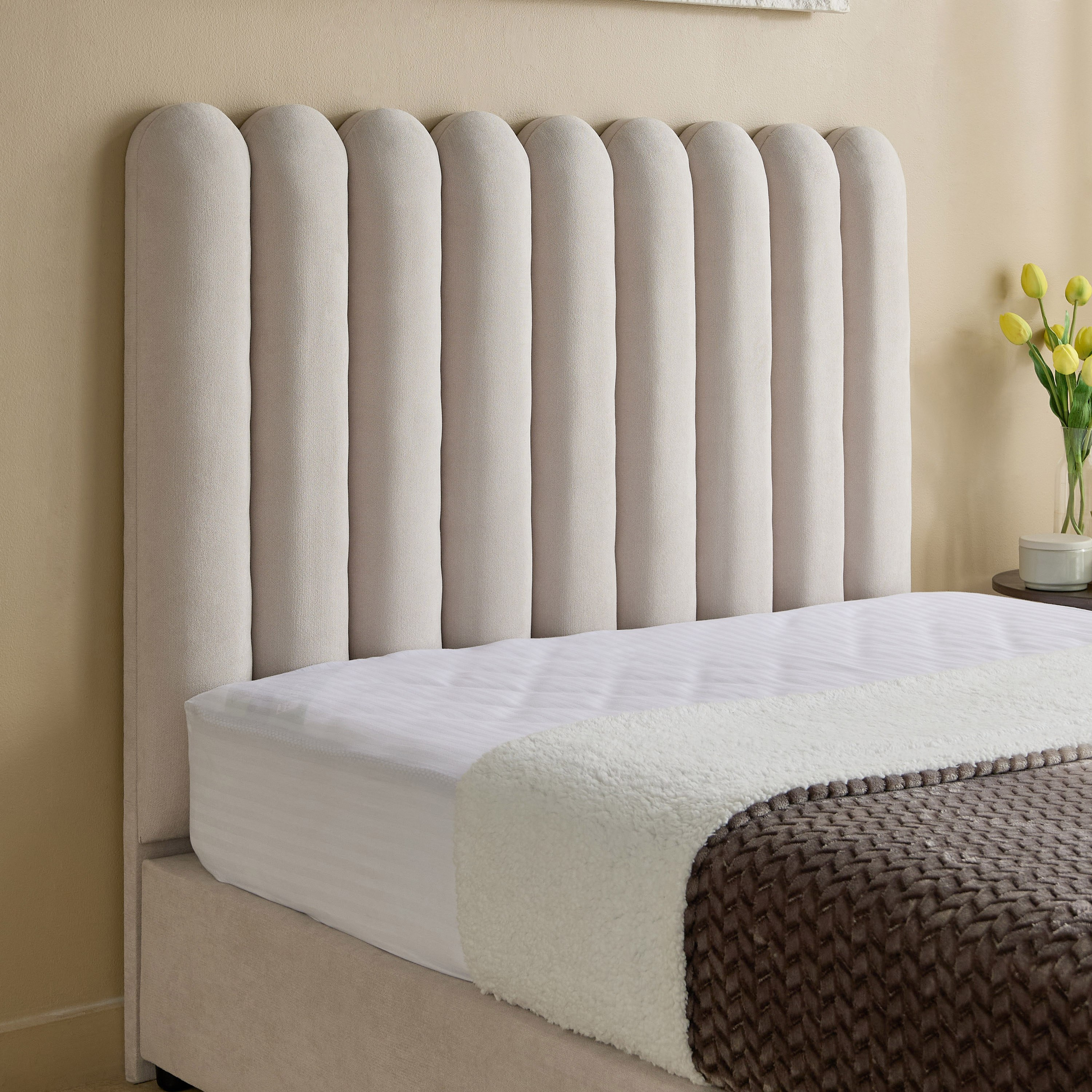 Curvy Haze Upholstered Queen Bed - 160x200 cm-hbxbedroom-bedsandbedsets-beds-queen-image-3