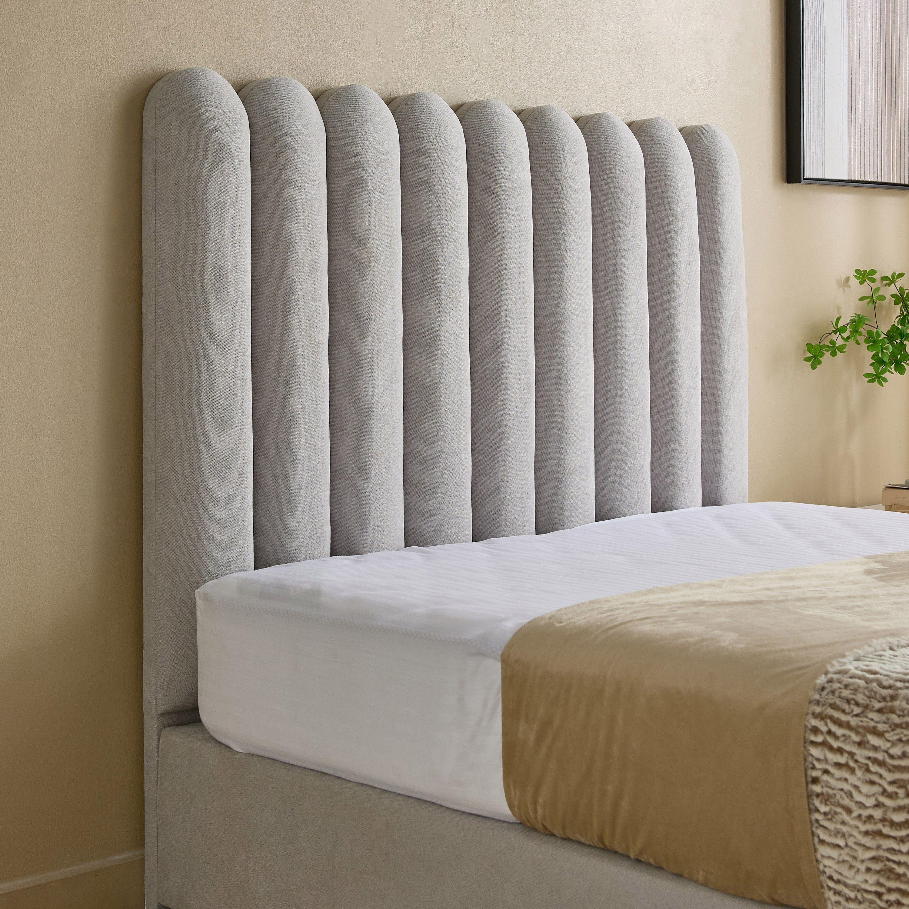 Curvy Haze Upholstered Queen Bed - 160x200 cm-hbxbedroom-bedsandbedsets-beds-queen-image-3