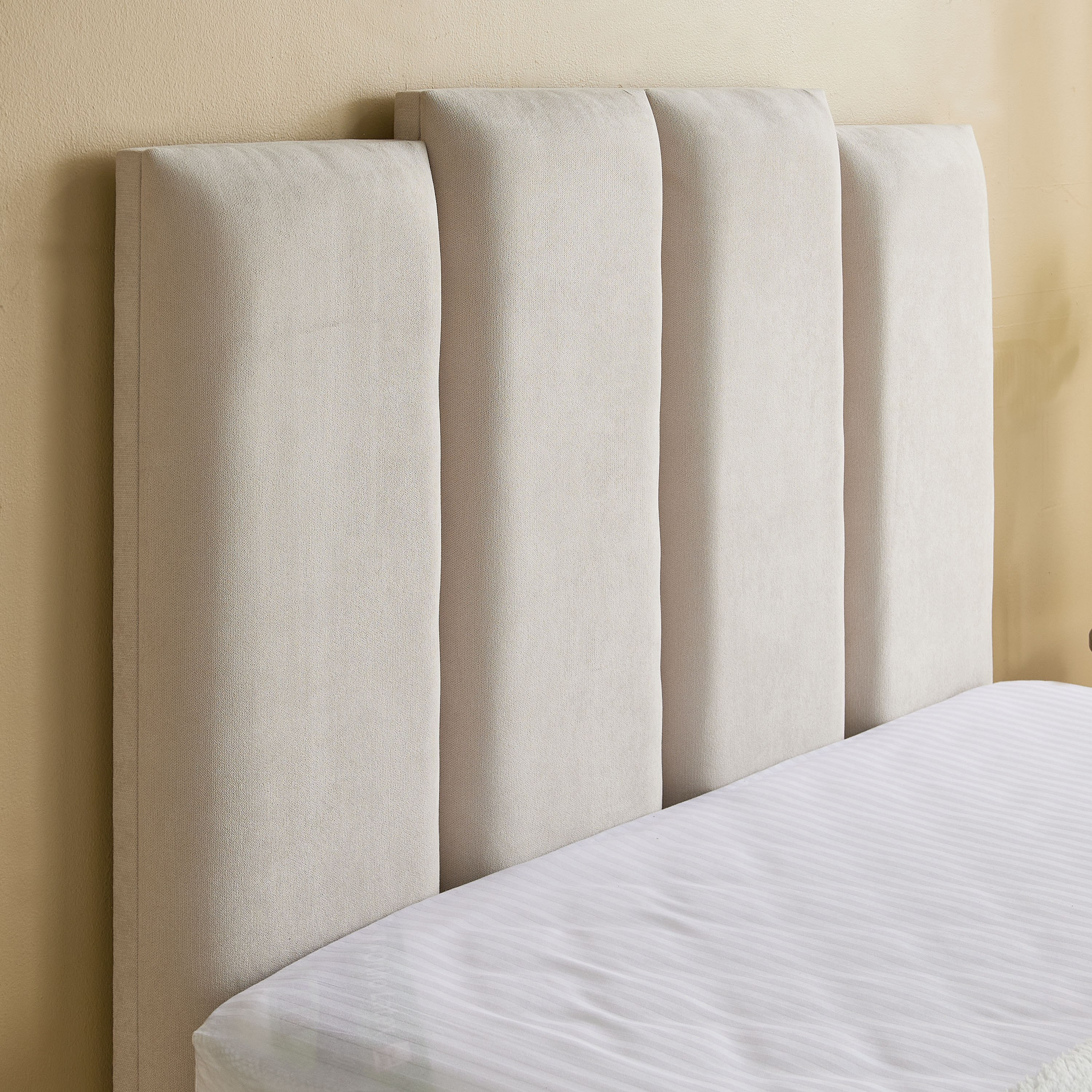 Curvy Riston Upholstered Twin Bed - 120x200 cm-hbxbedroom-bedsandbedsets-upholsteredbeds-twin-image-4