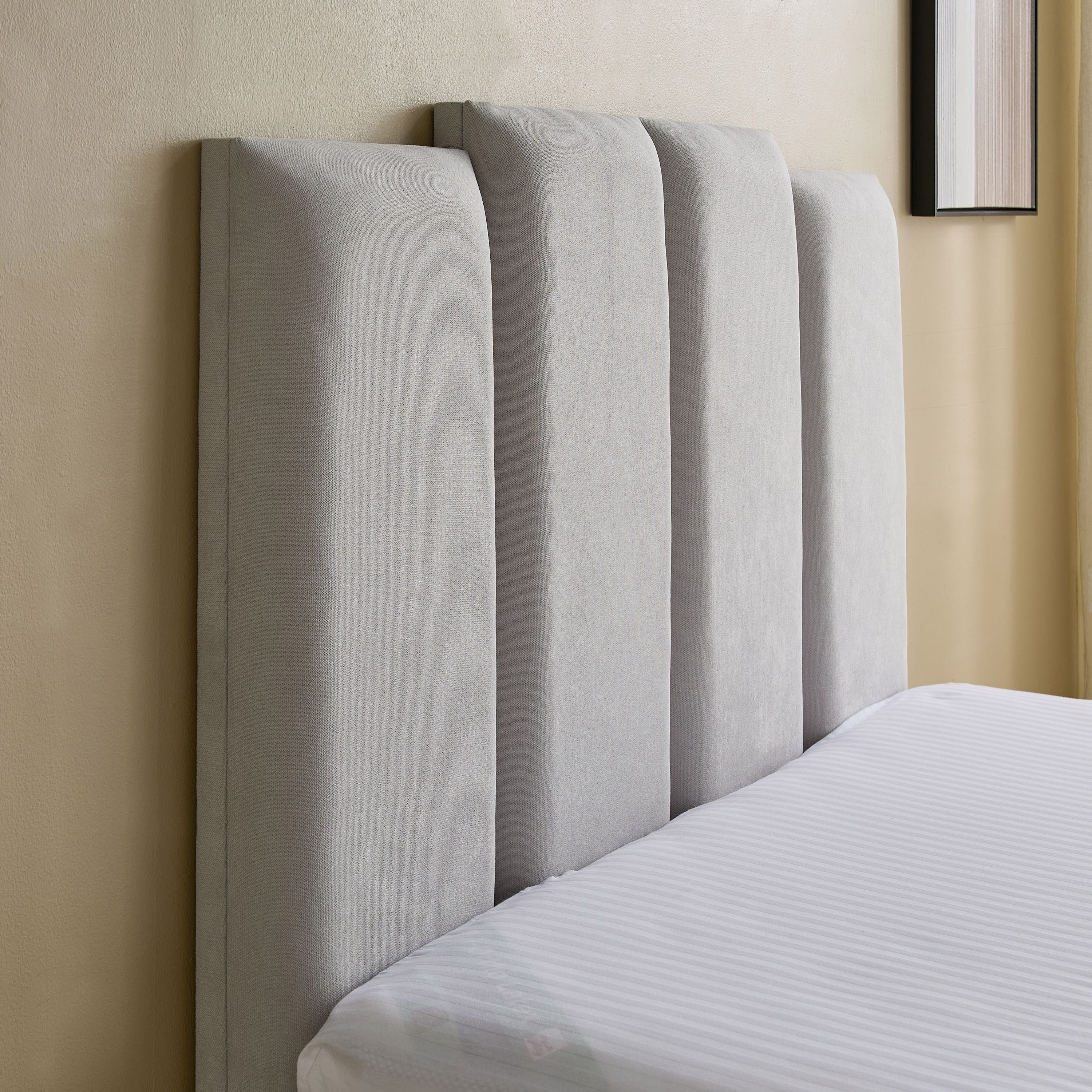 Curvy Riston Upholstered Queen Bed - 140x200 cm-hbxbedroom-bedsandbedsets-beds-queen-image-4