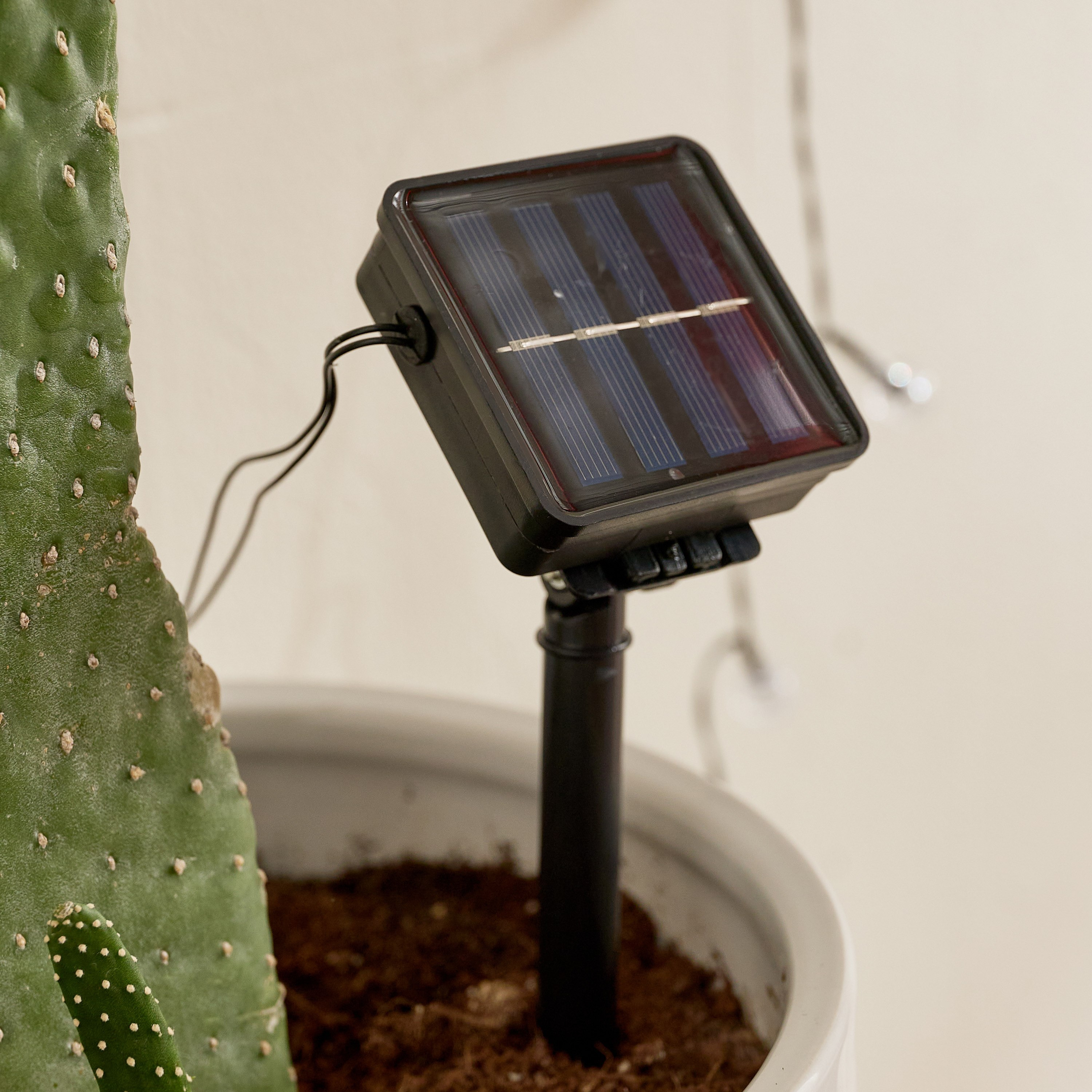 Elio 50 LED Solar Ball String Light - 5 M-hbxdiningroom-lighting-decorativesandstringlights-image-4