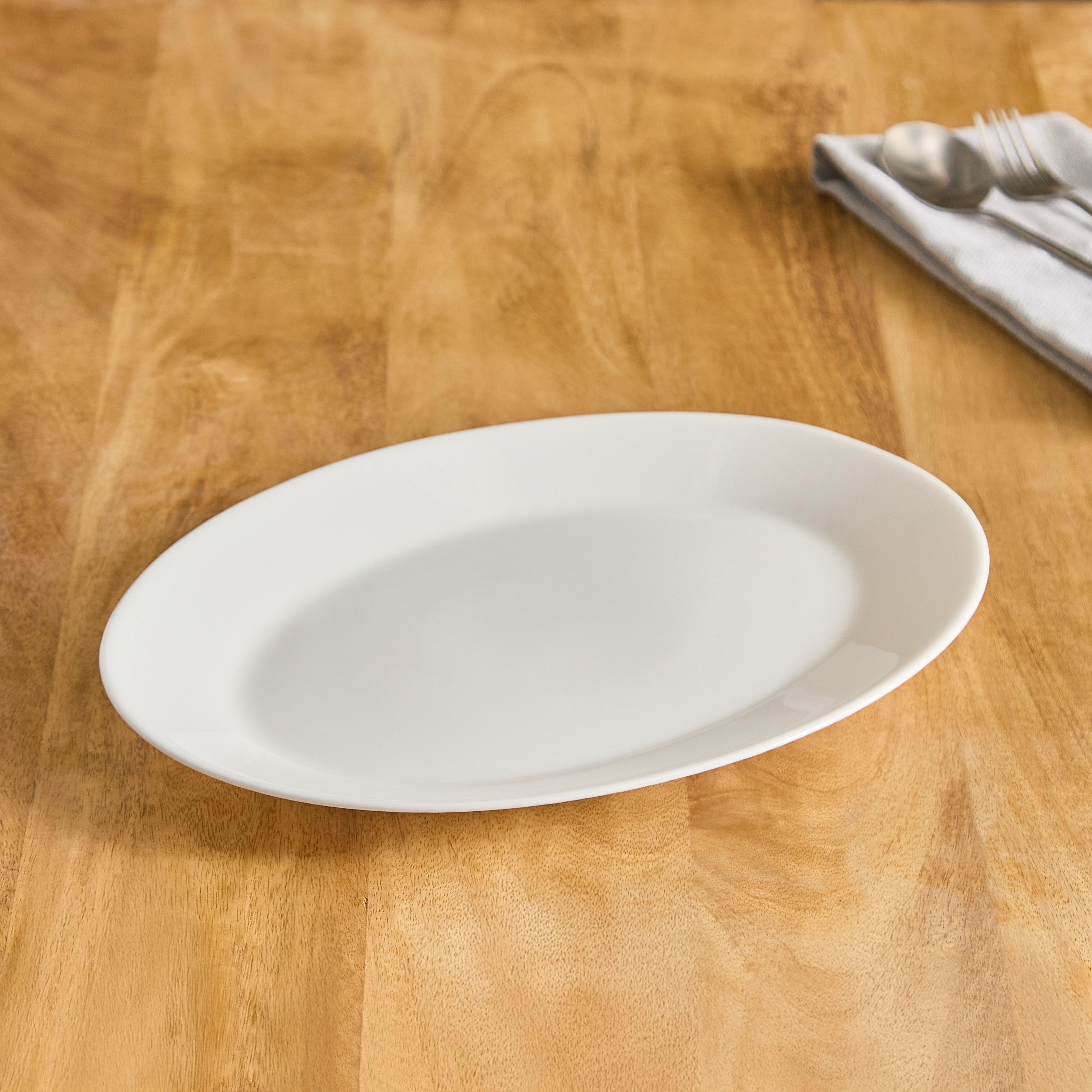 صحن بيضاوي من إسينزا - 33.5 سم-hbxdecorandfurnishings-tabletop-crockery-image-1