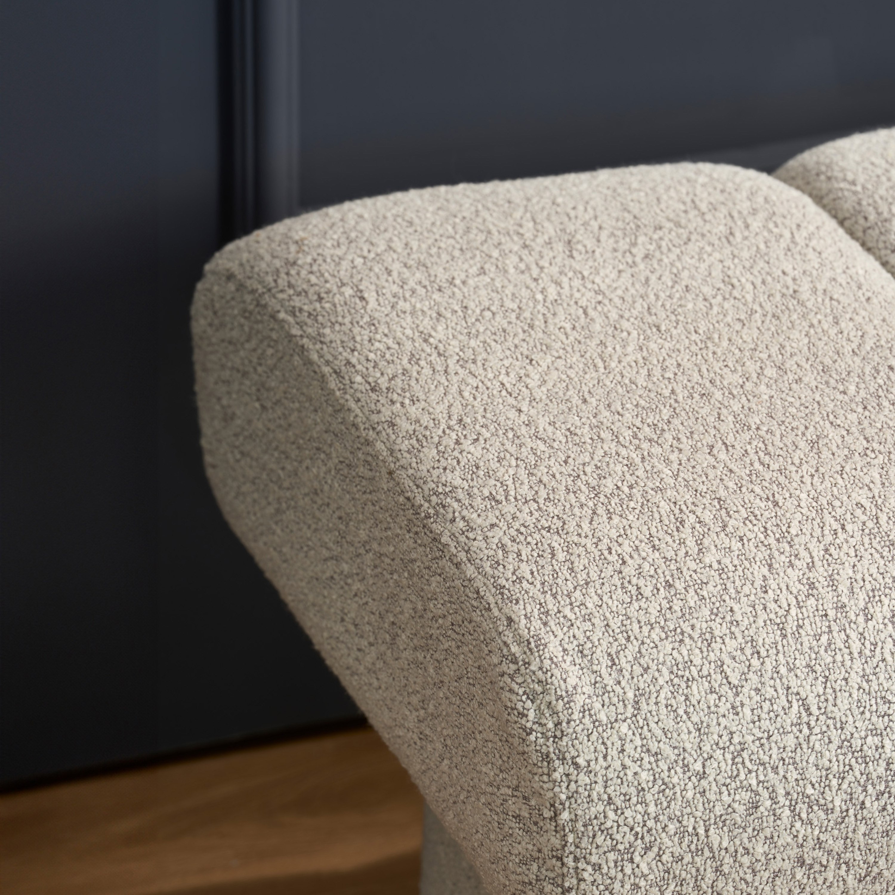 مقعد بنش سرير من جافا سوتون-hbxfurniture-sofasandarmchairs-benches-image-5