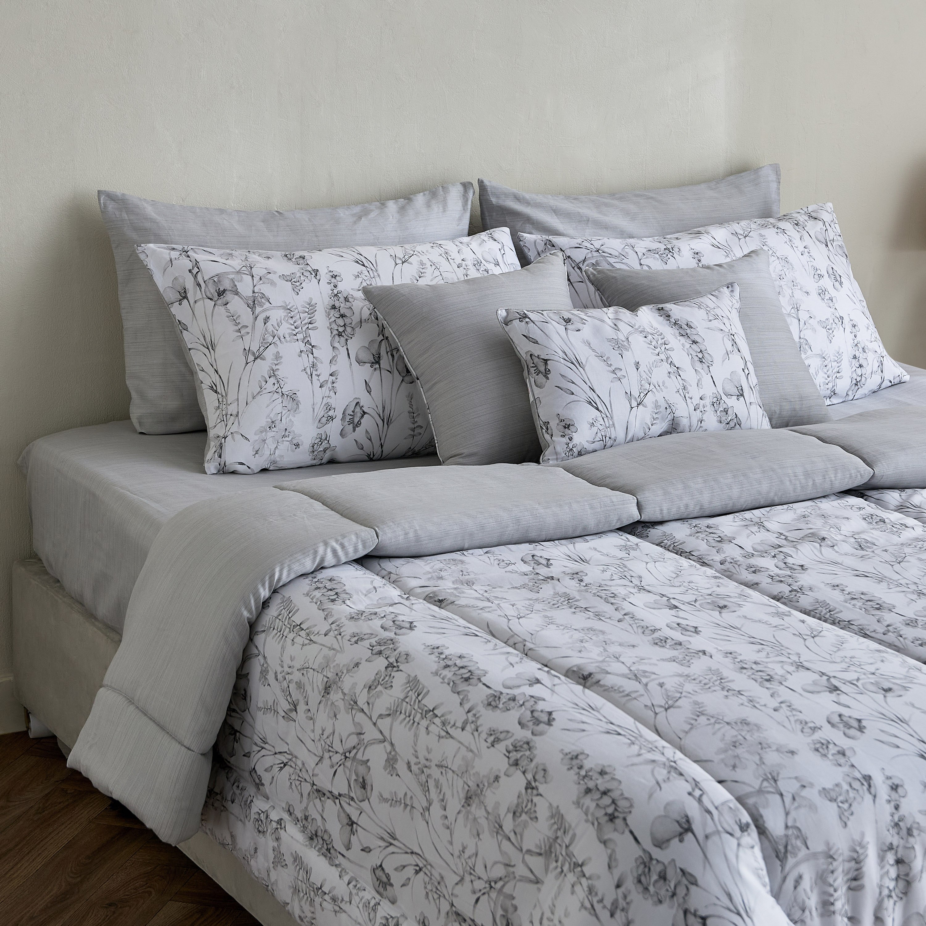 Houston Lilora 9-Piece BIAB Printed Cotton Super King Comforter Set - 240x240 cm-hbxhomeware-hbxdecorandfurnishings-image-1