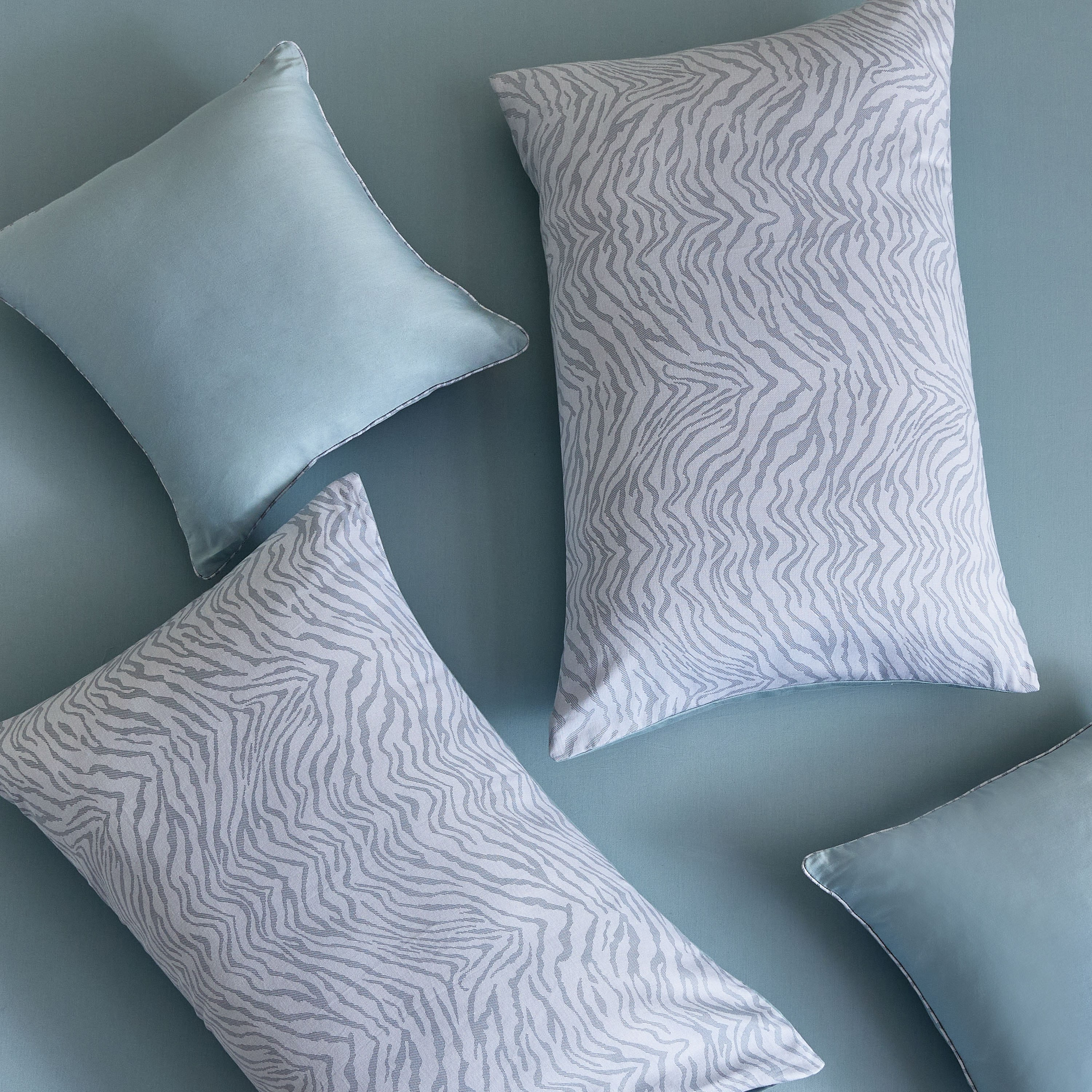 طقم لحاف وشرشف سوبر كينج قطن بطبعات 5 قطع من هيوستن زينفي - 240×240 سم-hbxhomeware-hbxdecorandfurnishings-image-5