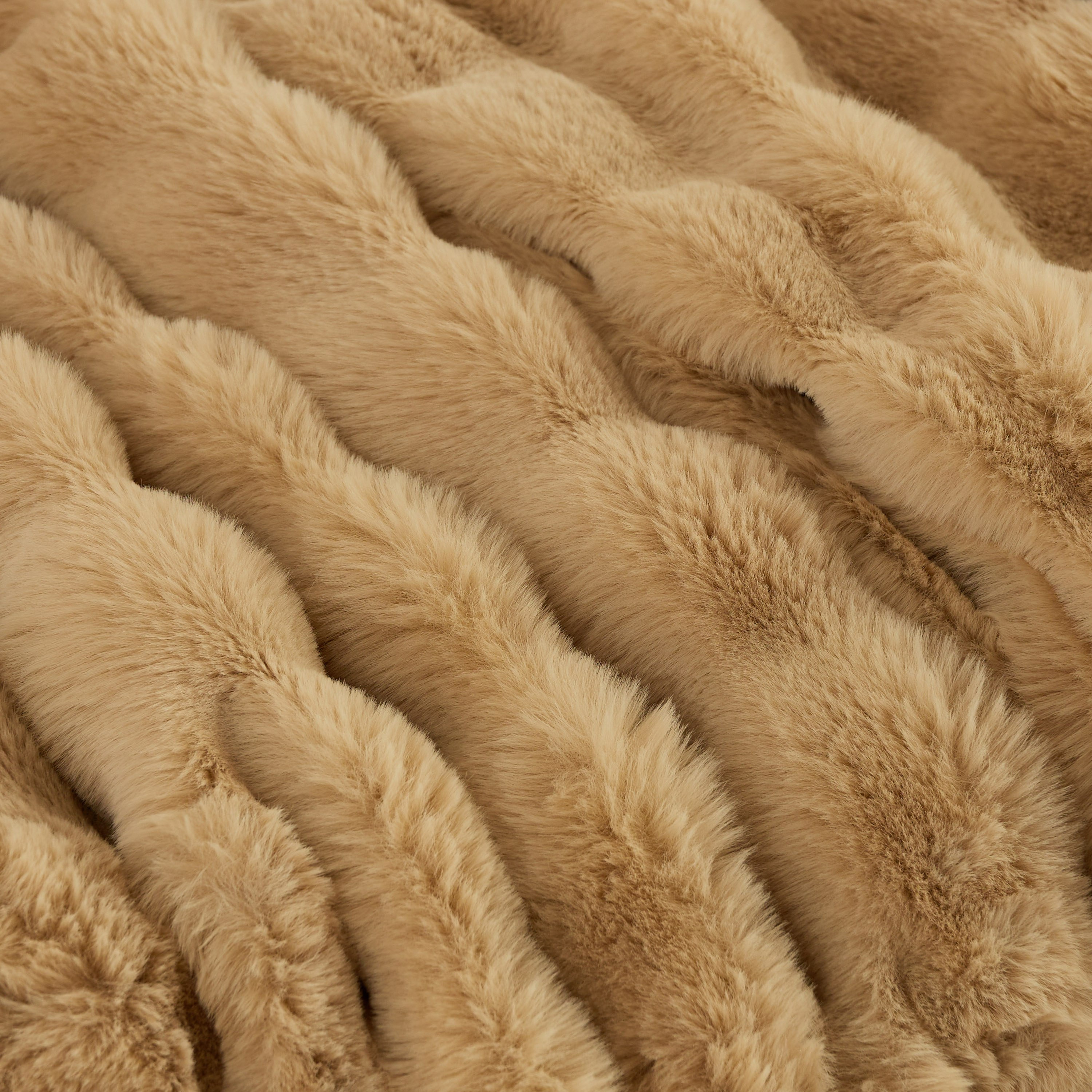 Ness 2-Side Brushed Bubble Faux Fur Throw - 130x170 cm-hbxhomeware-hbxbedroom-image-2