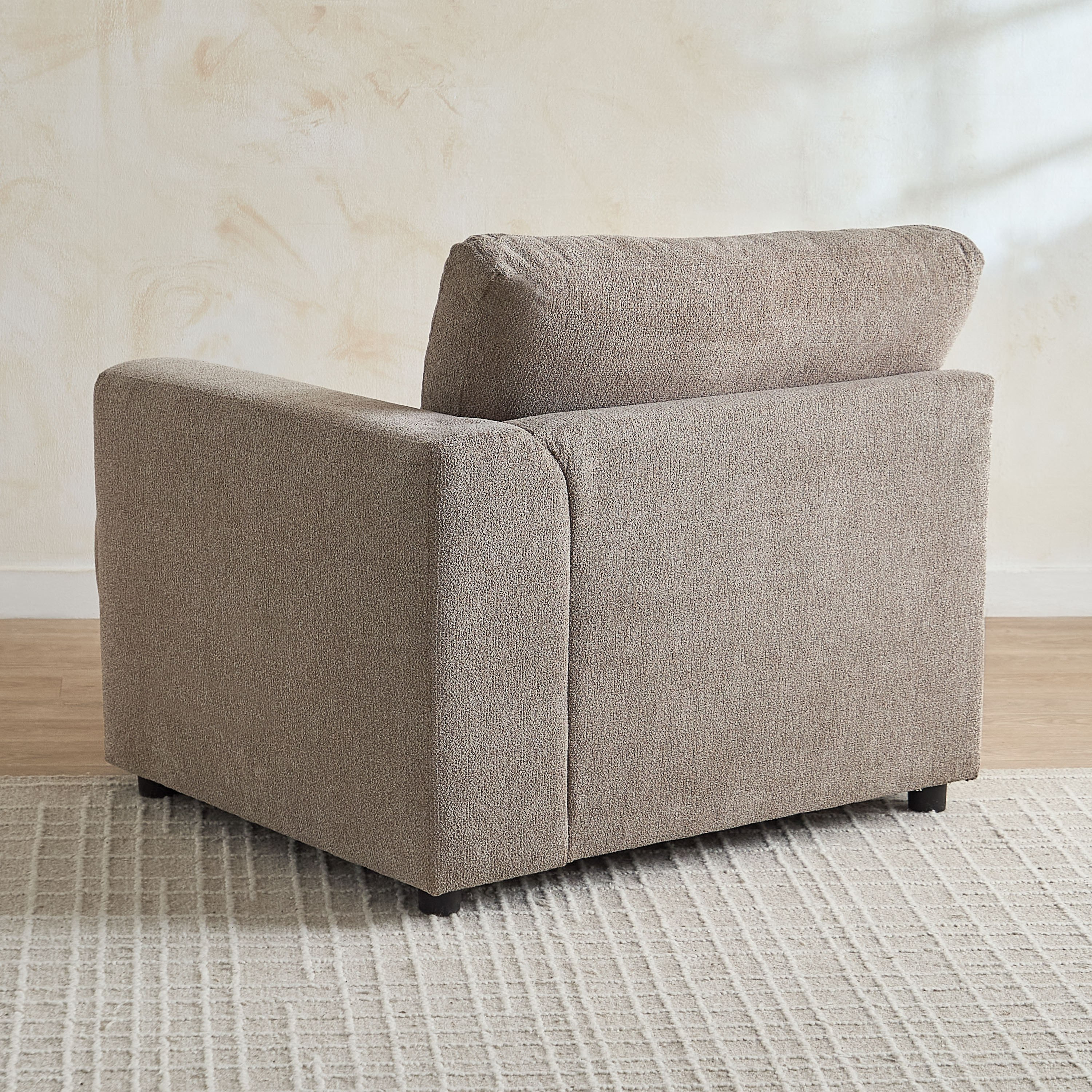 كرسي يمين قماشي بمساند ذراعين من فليكسا-hbxlivingroom-sofasandarmchairs-modularsofas-image-3